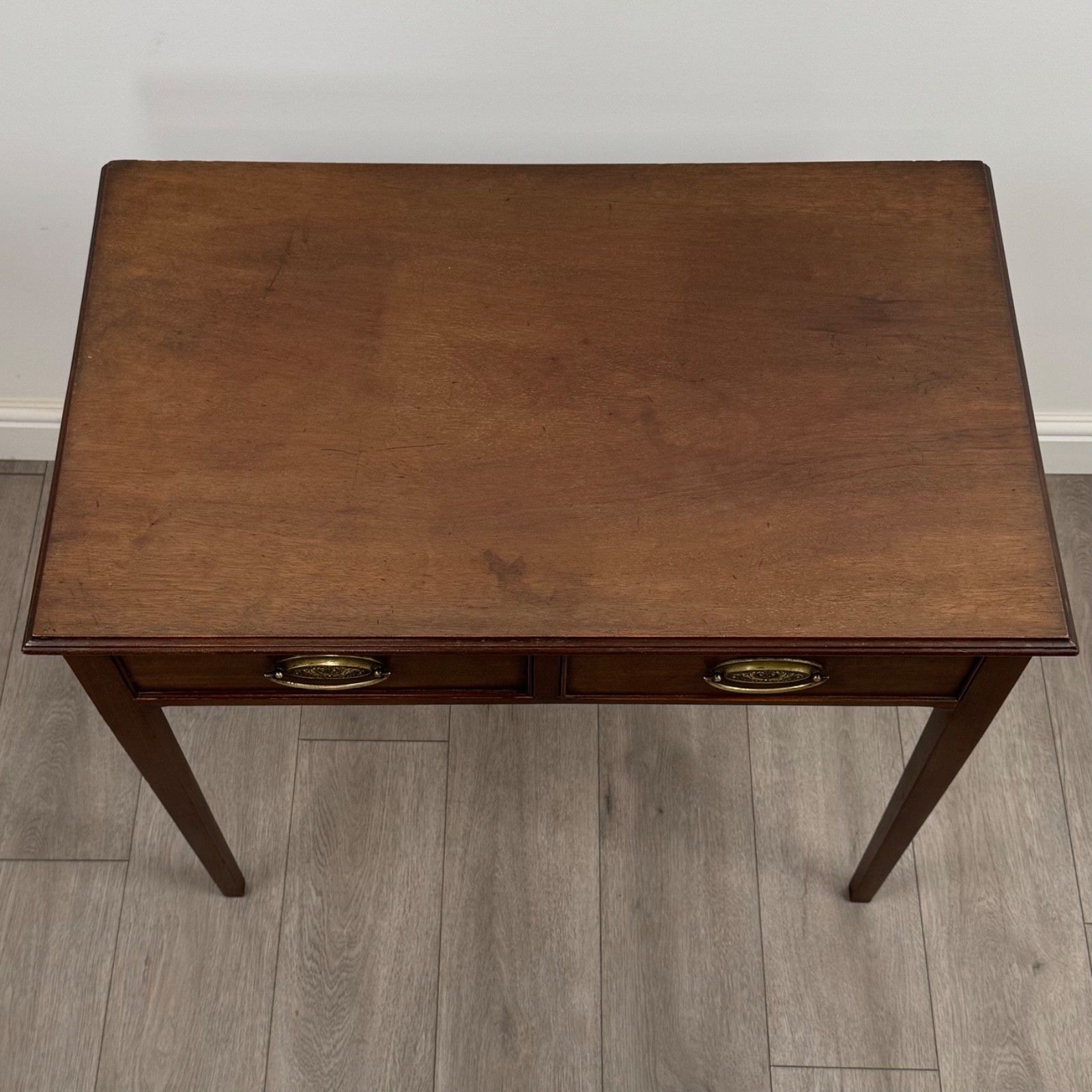 photo furniture Antique 18th Century Fine Quality Writing Table In Mahogany