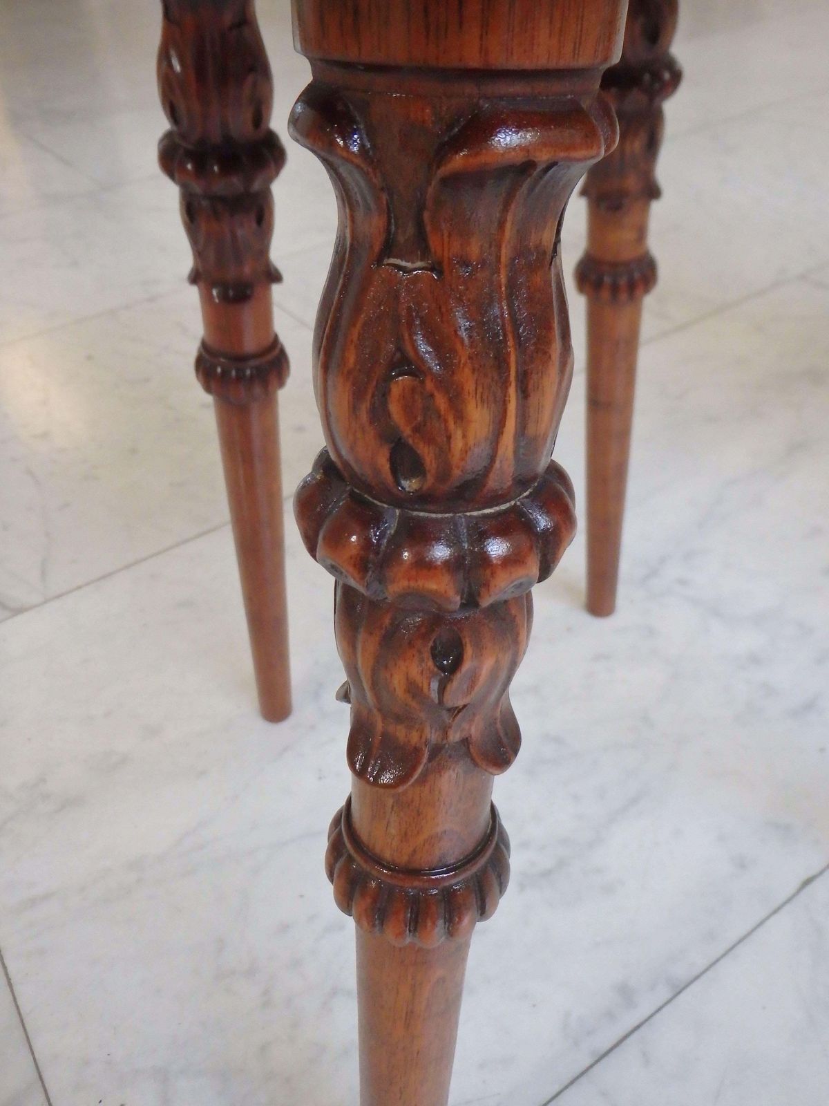 photo vinterior Pair Of 19th Century Brutalist Carved Wooden Chairs With Fabulous Creatures