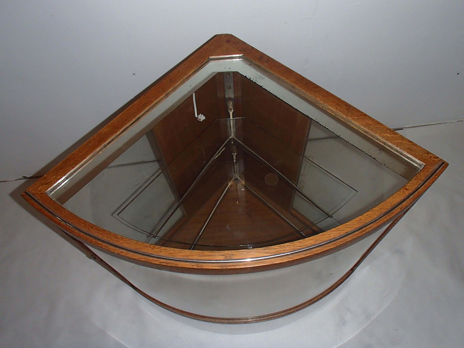 Bauhaus Corner Vitrine Oak With 2 Glass Shelves And Light photo vinterior