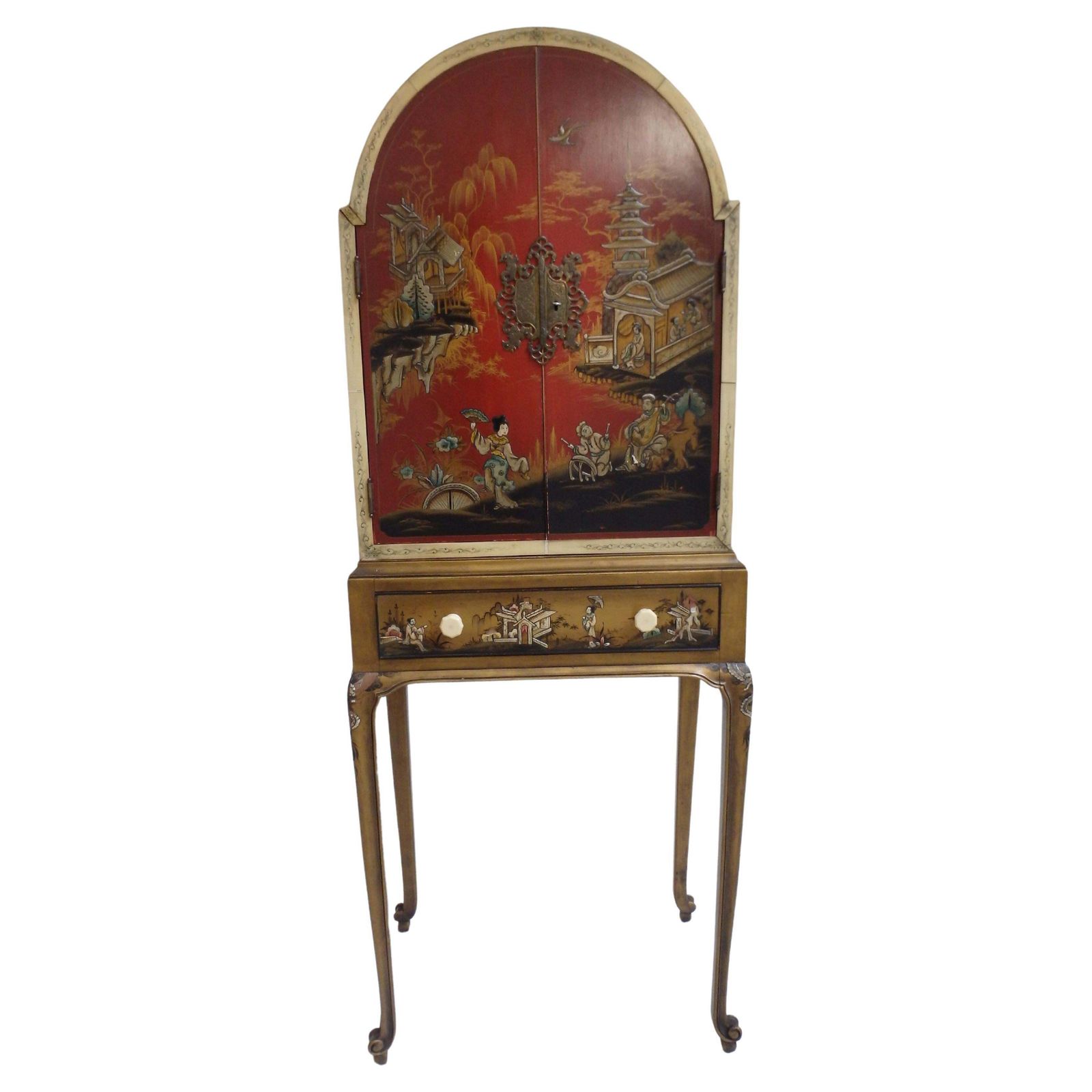 1920 Elegant Japonisem Red And Gold Dry Bar With Sculpted Figures And Pagodes