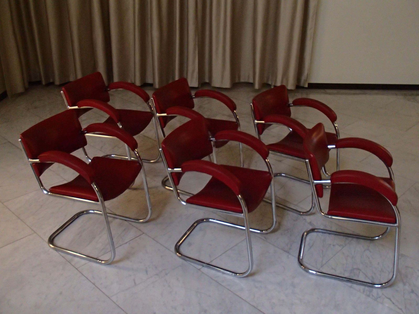 photo buy 1930thies 6 Red Leather Armchairs By Serge Chermayeff For Pel