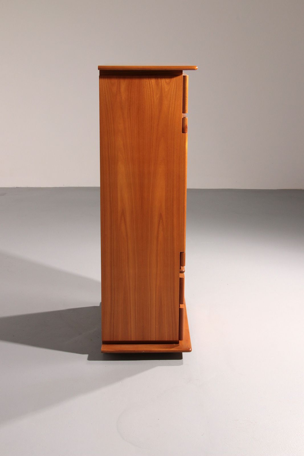 Iconic Italian Design Cabinet “Il Cerniera” By Silvana Arcelli Montanari For Tonelli (1970s) photo furniture