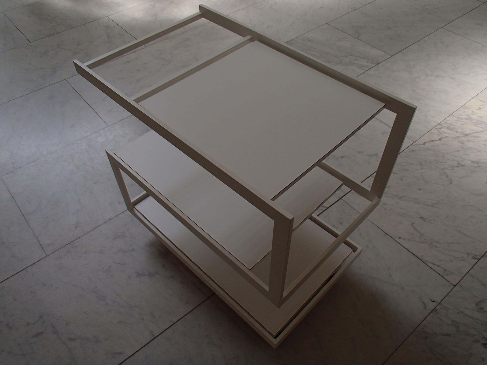 photo vinterior Modern Cubist White Trolley 3 Shelf's White Metal Frame And Wood Shelf's