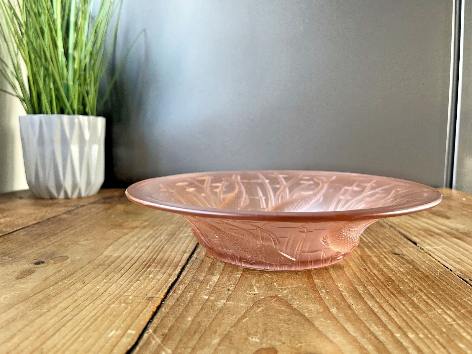 Art Deco Frosted Pink Fish Seaweed Fruit Bowl Walther & Sohne Barolac Jobling photo 175.0