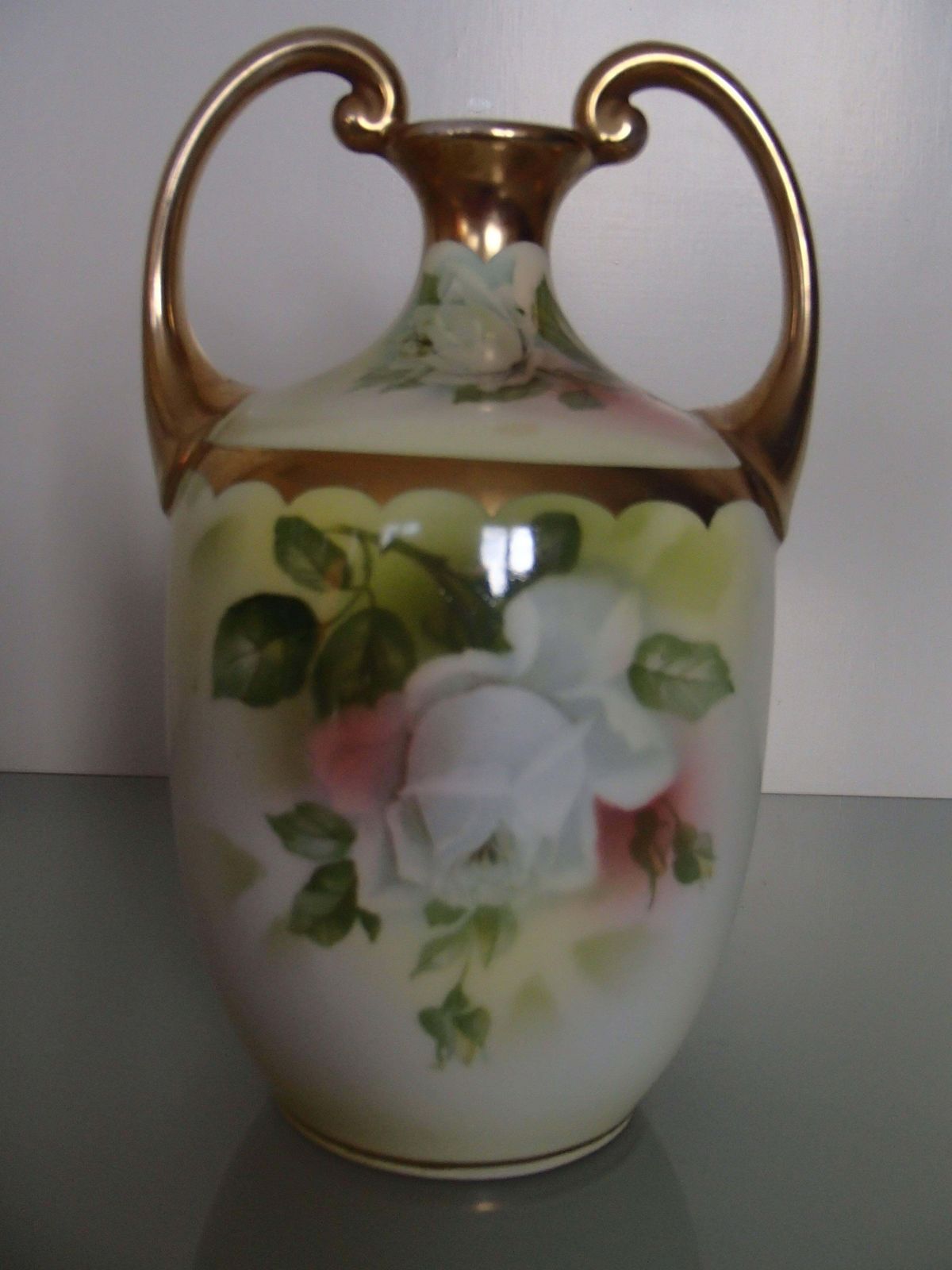 19th Century Porcelain Vase With Roses Painting photo 401.0