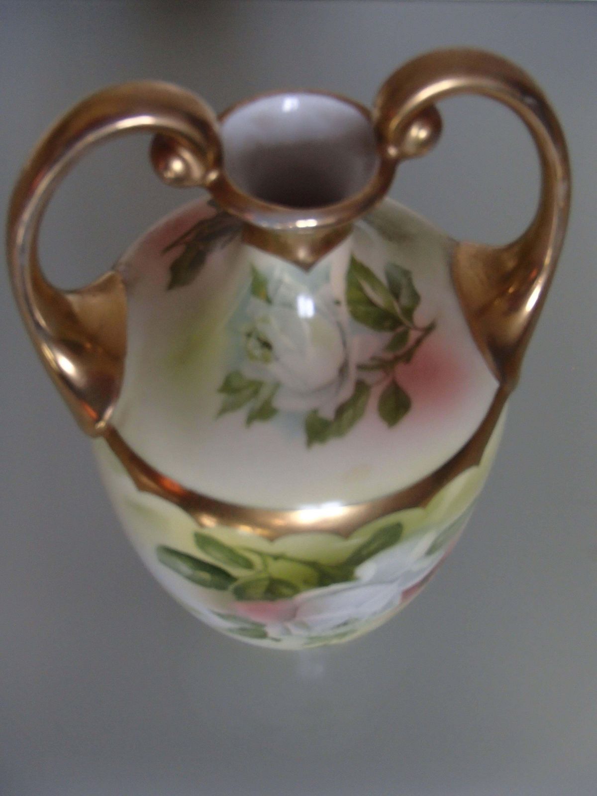photo furniture 19th Century Porcelain Vase With Roses Painting