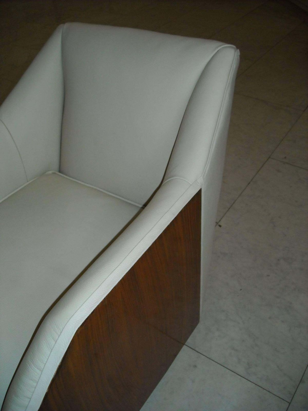 1930 Pair Of Armchairs Off White Leather And Rosewood photo buy