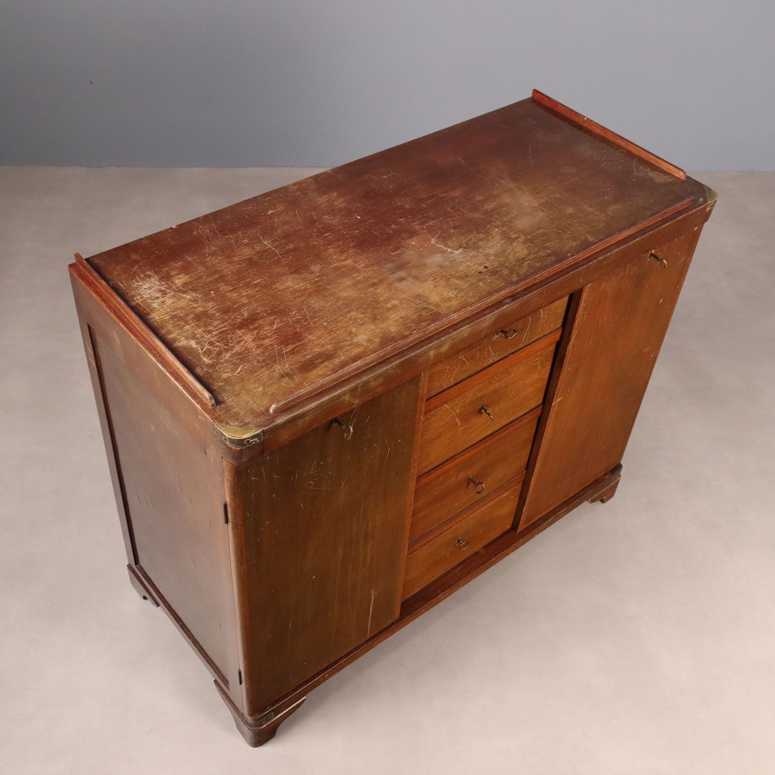 photo furniture Antique Chest Of Drawers Mahogany Brass 4 Drawers XX Century