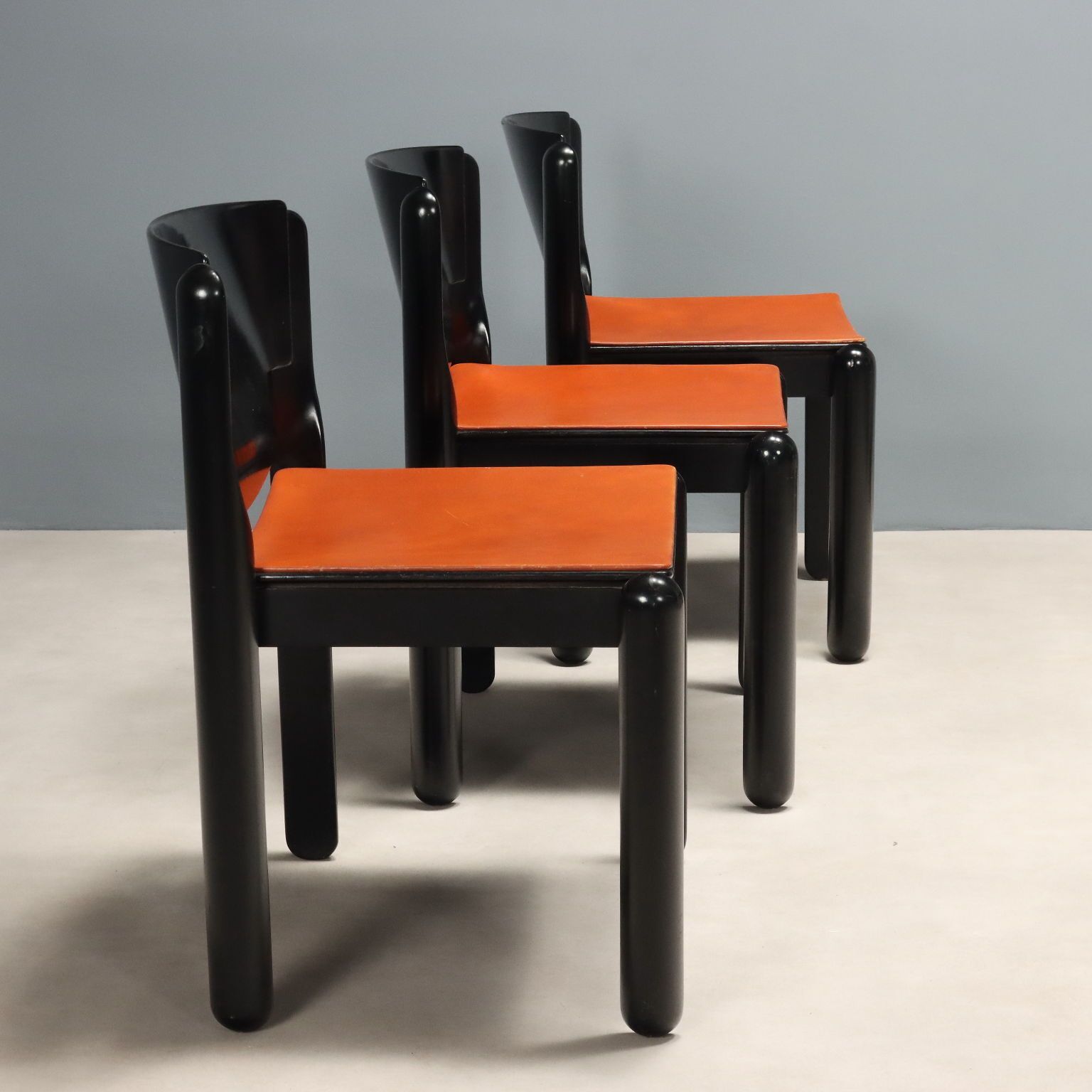Cassina 122 Chairs Vintage Design Vico Magistretti Italy 1960s 1970s photo 7960.0
