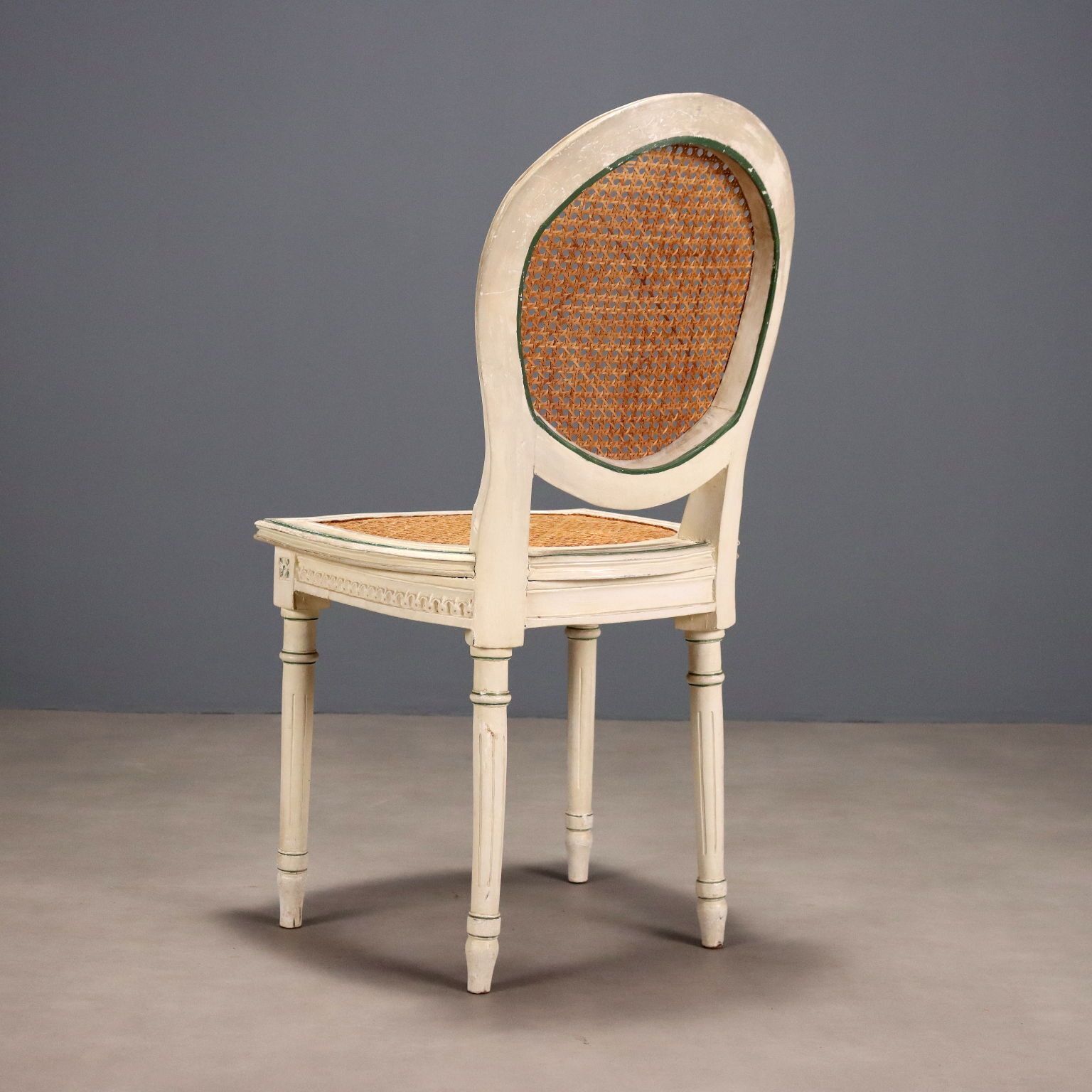 photo furniture Coppia Di Sedie In Legno Laccato