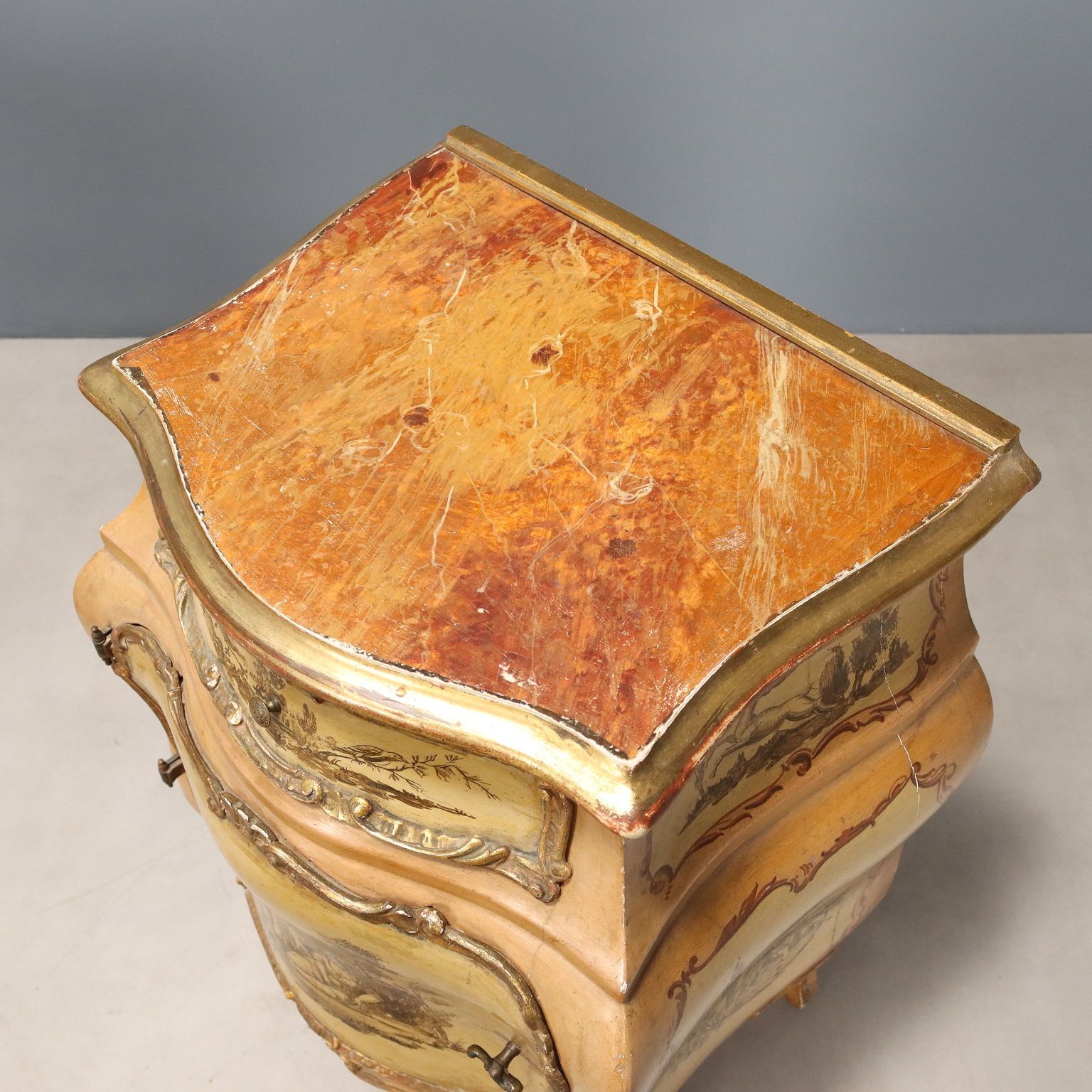 Furniture Coppia Di Comodini In Stile Barocchetto Veneziano photo