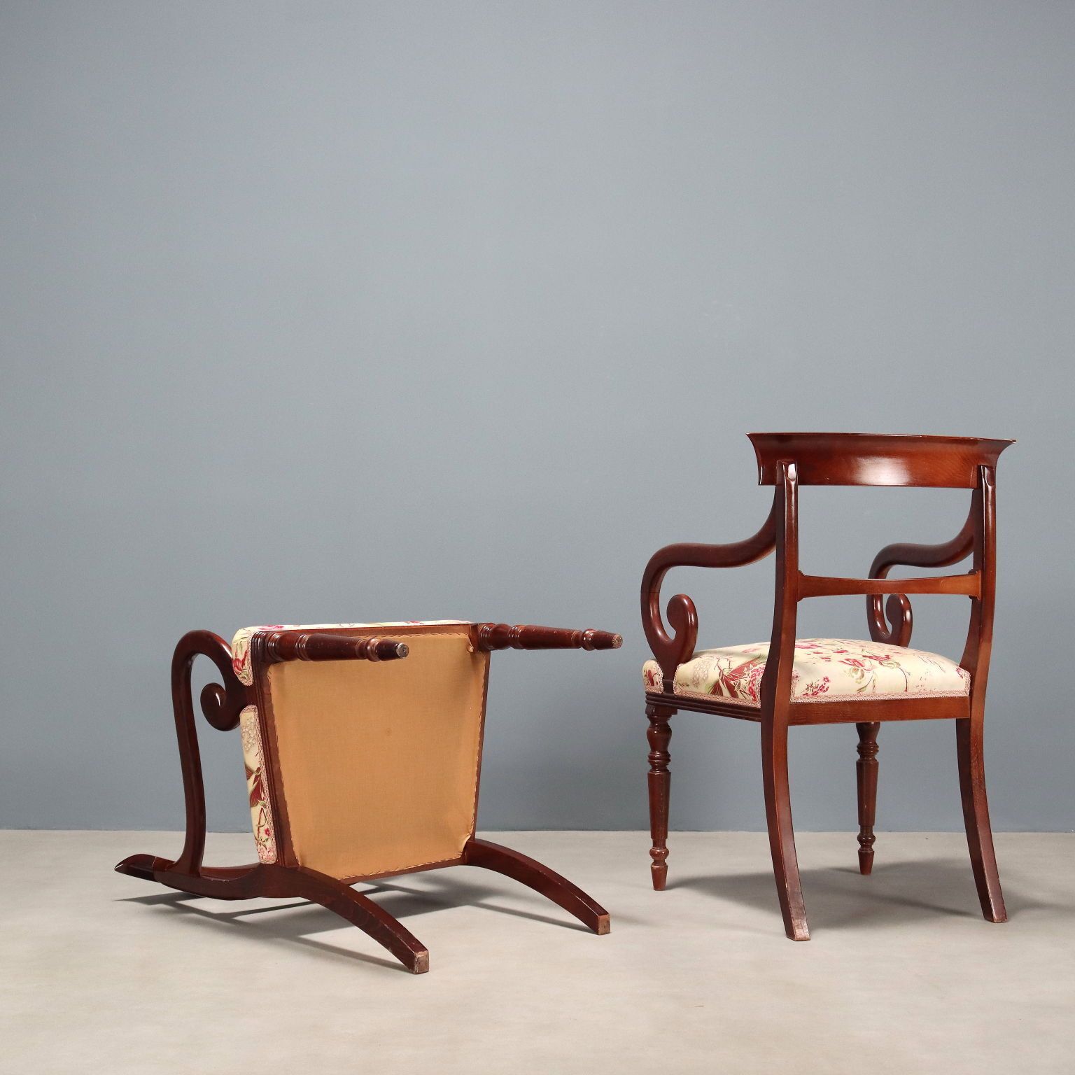 photo furniture Antique Armchairs Louis Philippe Painted Beech XX Century