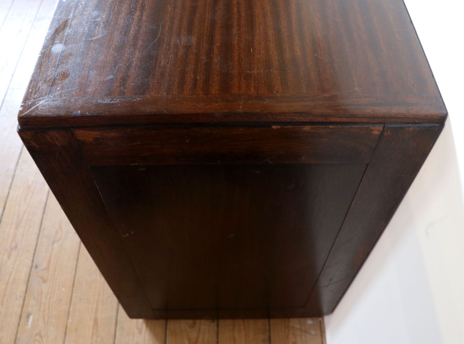 A Lovely, Classic 1930s Chest Of Five Drawers, Later Hand Sign Written For Avro Aeronautic Engineering. photo Furniture