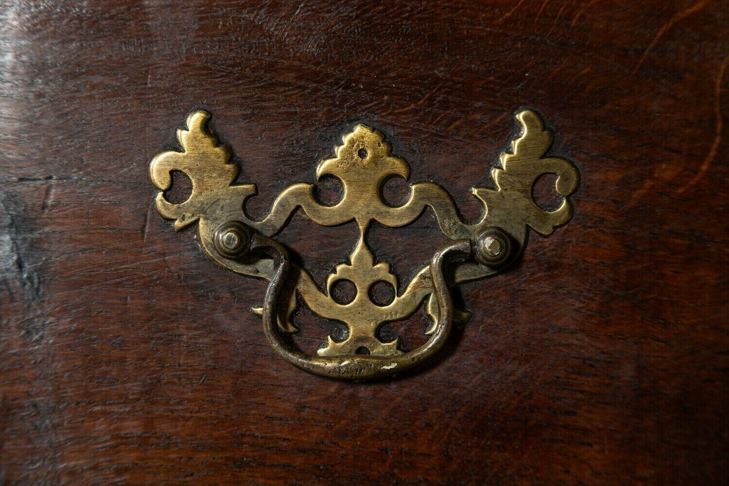 photo furniture Large 18thc English Oak Dresser