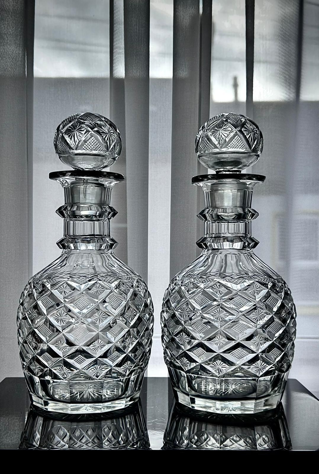 Pair Of Victorian Cut Glass Decanters With Diamond & Hobnail Cutting, England C.1880–1900 photo vinterior