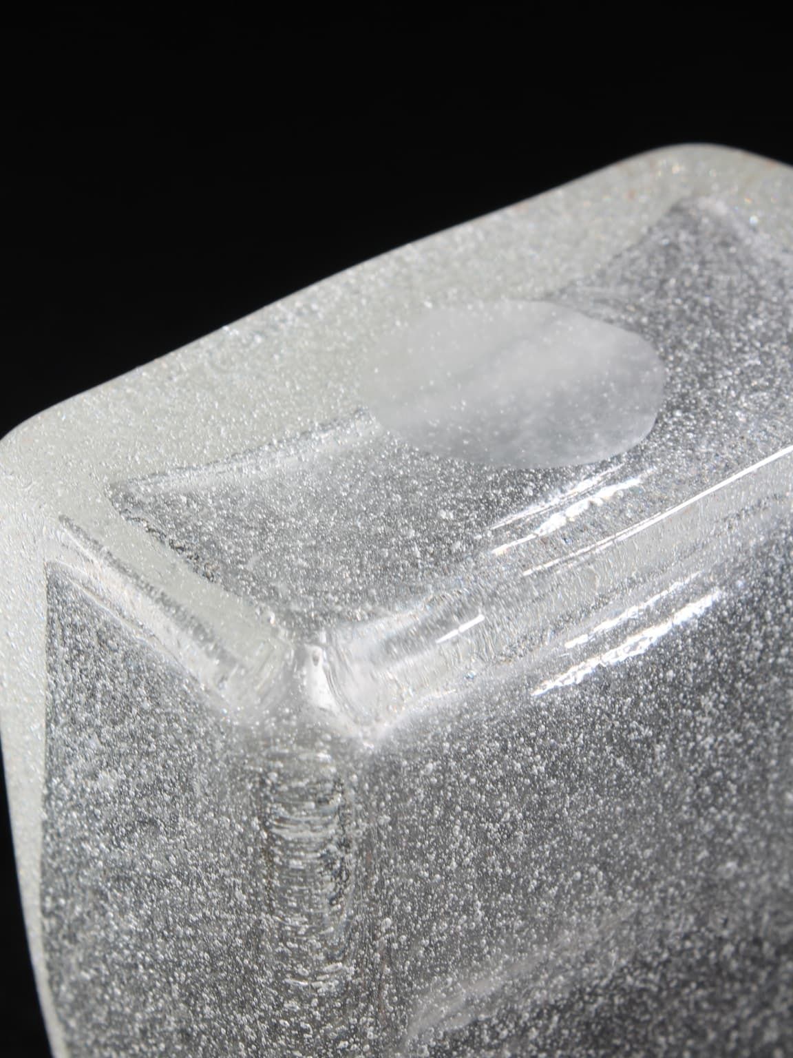 Oiva Toikka "Iglu" Bubbles Glass Vase, For Nuutajärvi, 1970s photo for sale