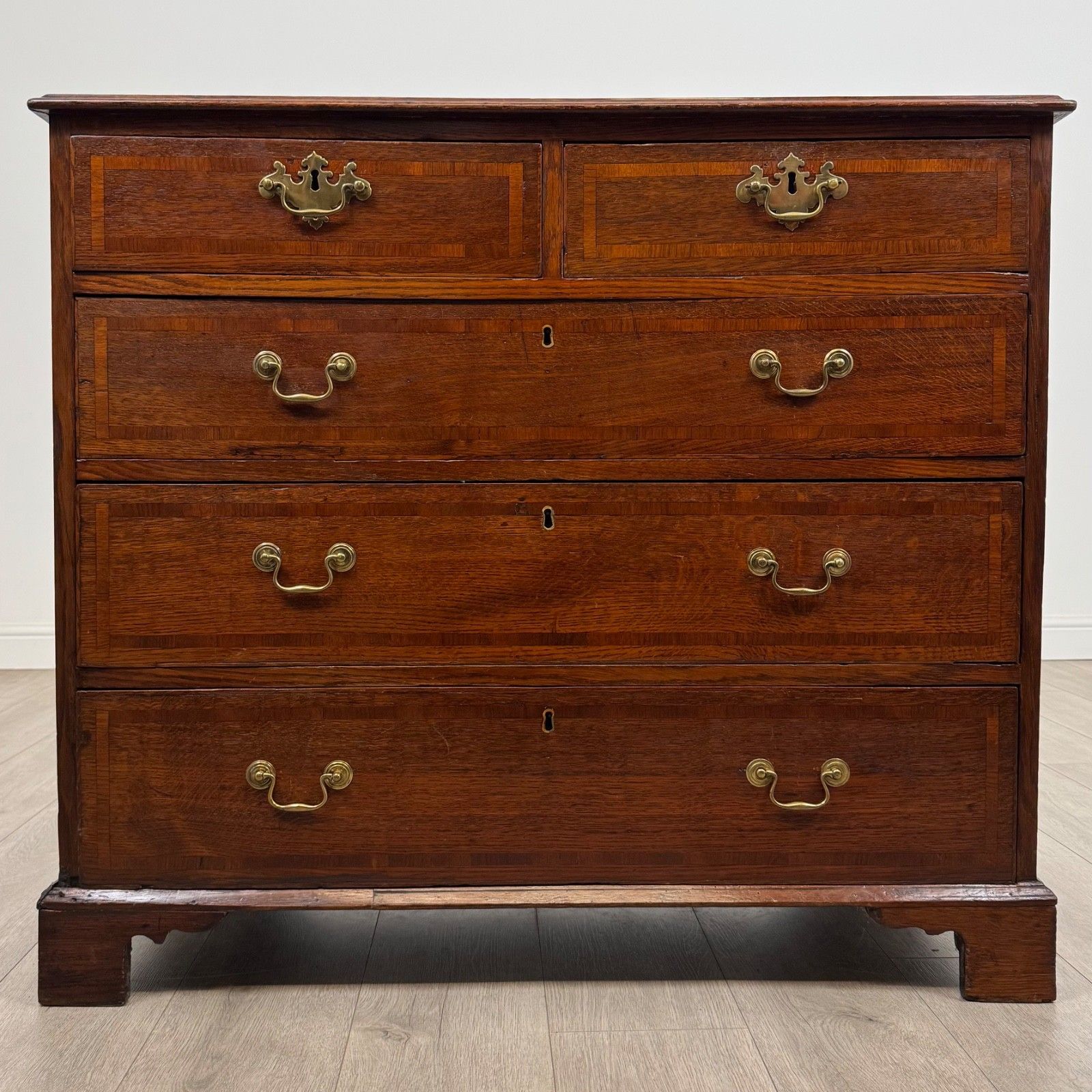 Antique 18th Century Good Quality Chest Of Drawers In Oak