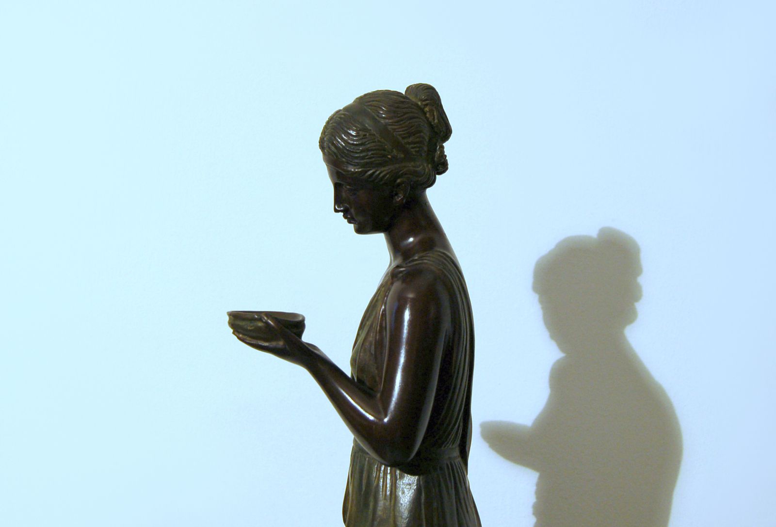 1800.0 Bronze Sculpture / Hebe The Greek Goddess / James Hunt 19th Century / H 65 Cm photo