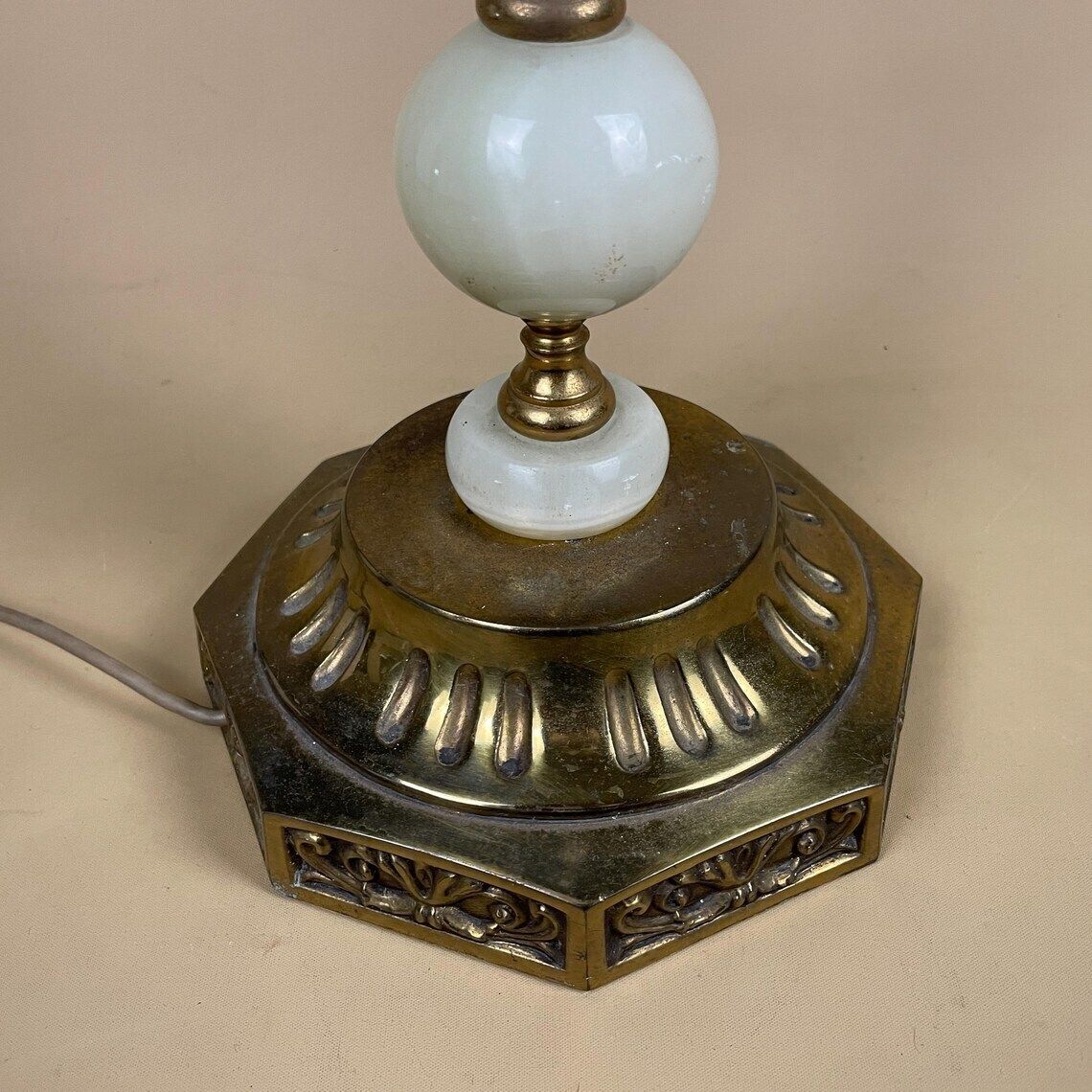 photo furniture Antique Vintage Marble Stone Lamp Green Light Table Bedside Desk Lamp Colours Natural Patterns Ornate Octagon Base Onyx Brass Metal Gold