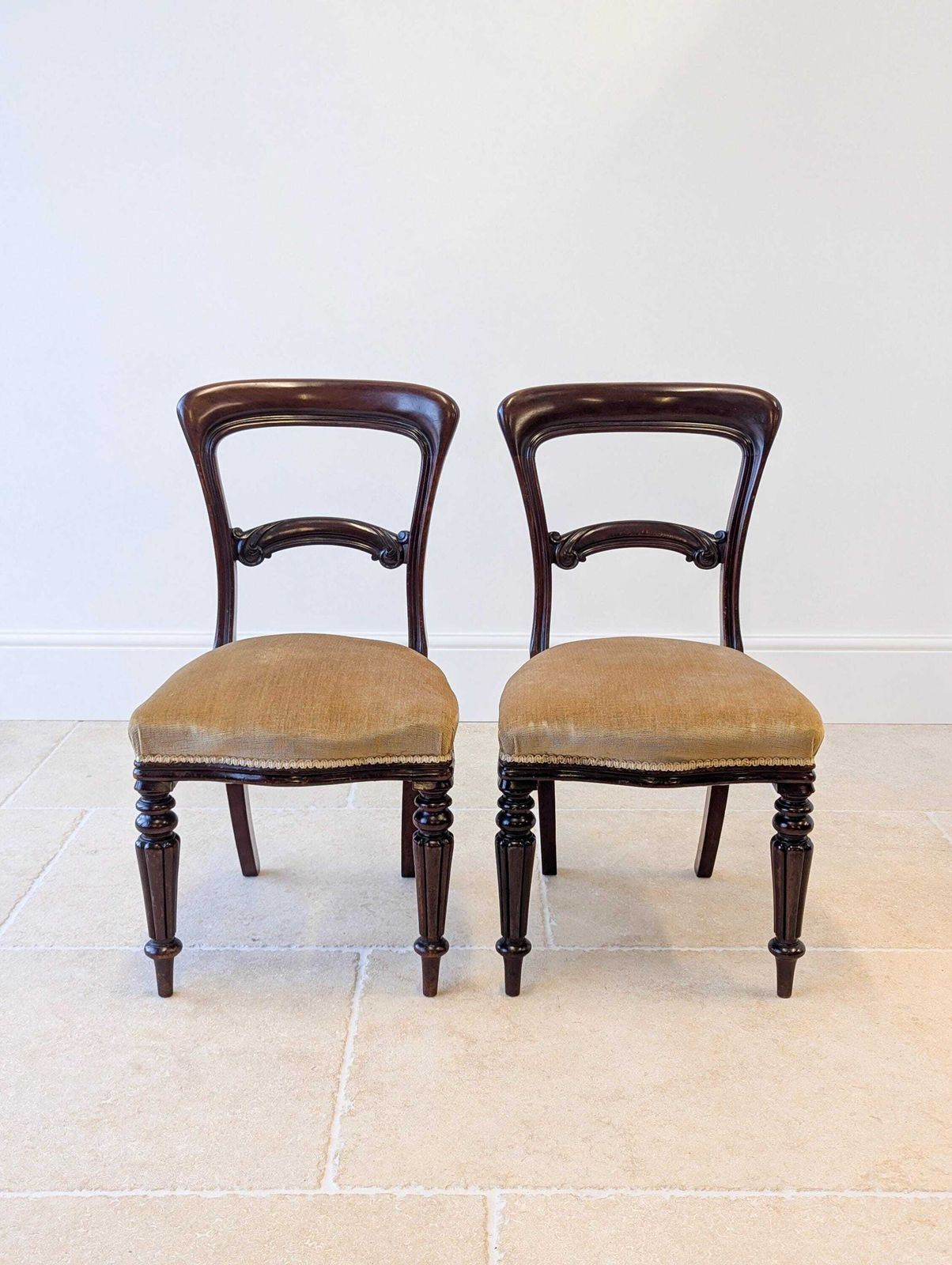 photo vinterior Set Of Four Antique Victorian Mahogany Dining Chairs C.1880