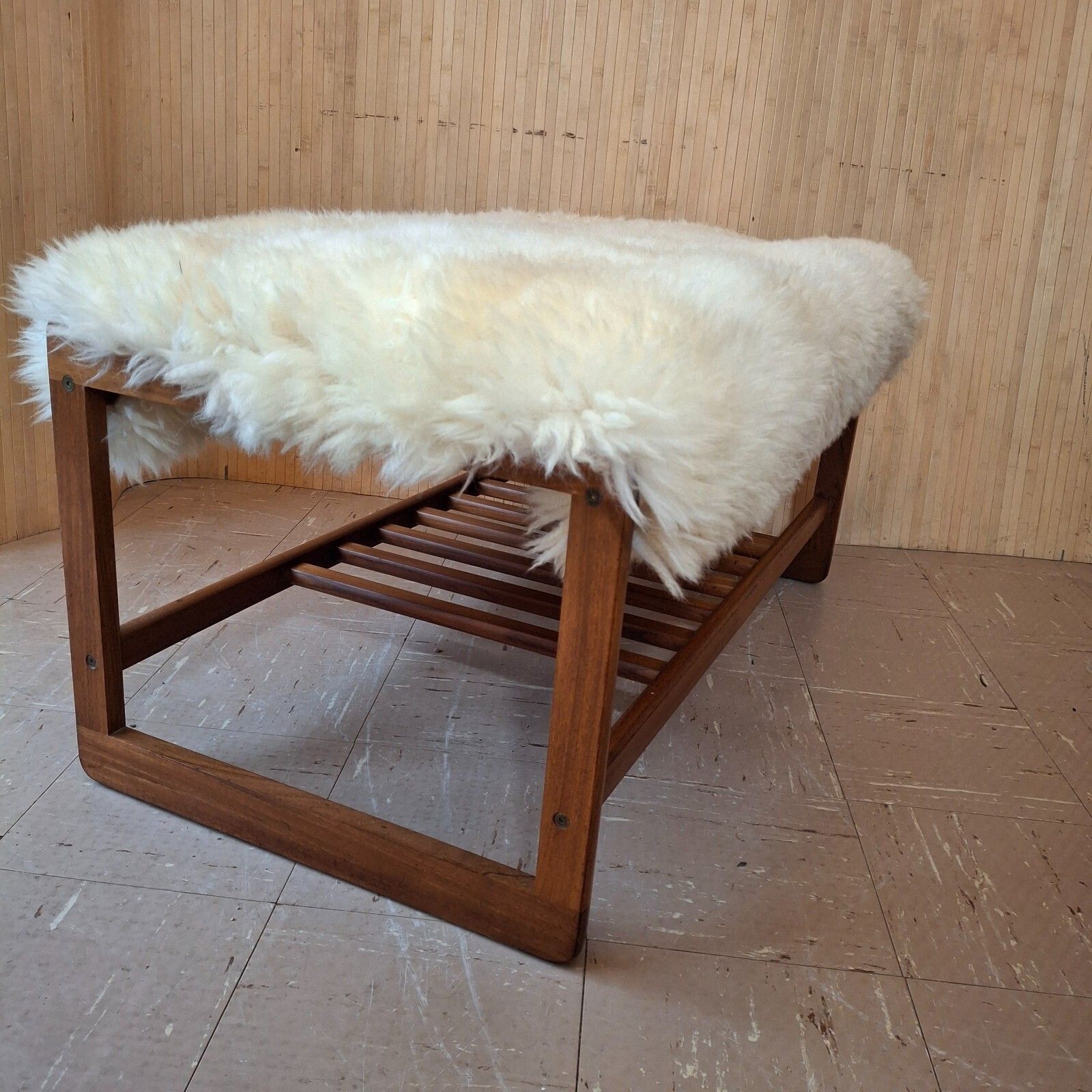 photo vinterior Fab Vintage Retro Bench Seat Boot Room Hall Gym Shoe Rack Teak Cream Sheepskin