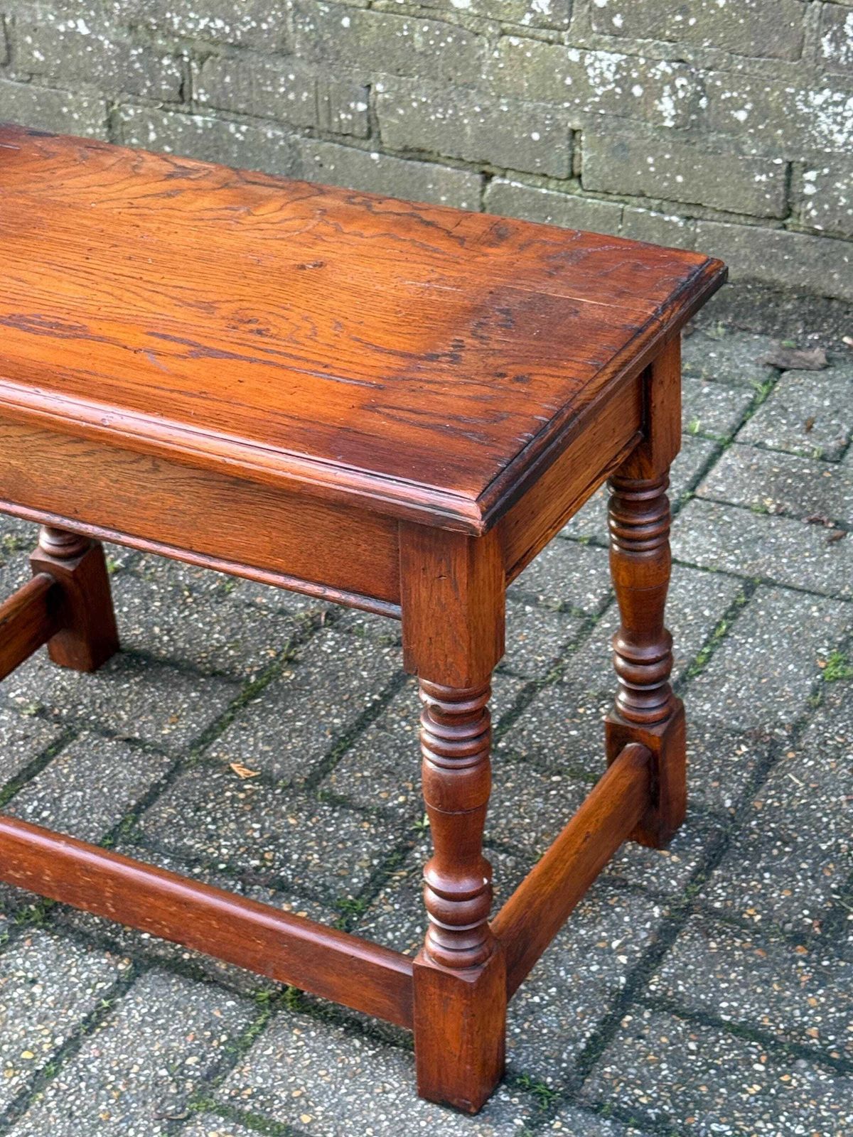 135.0 Quality Vintage Solid Wood Side Table English Traditional Occasional Table C1950s (59cm W X 47cm H) photo