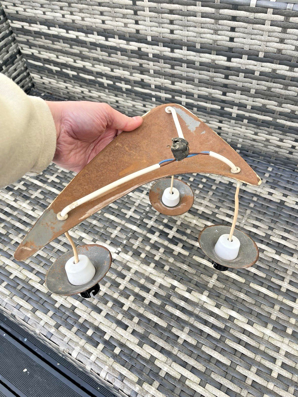 photo vinterior Mid Century Modern 60's Scandi Danish Faux Teak Wood Boomerang 3 Ceiling Light