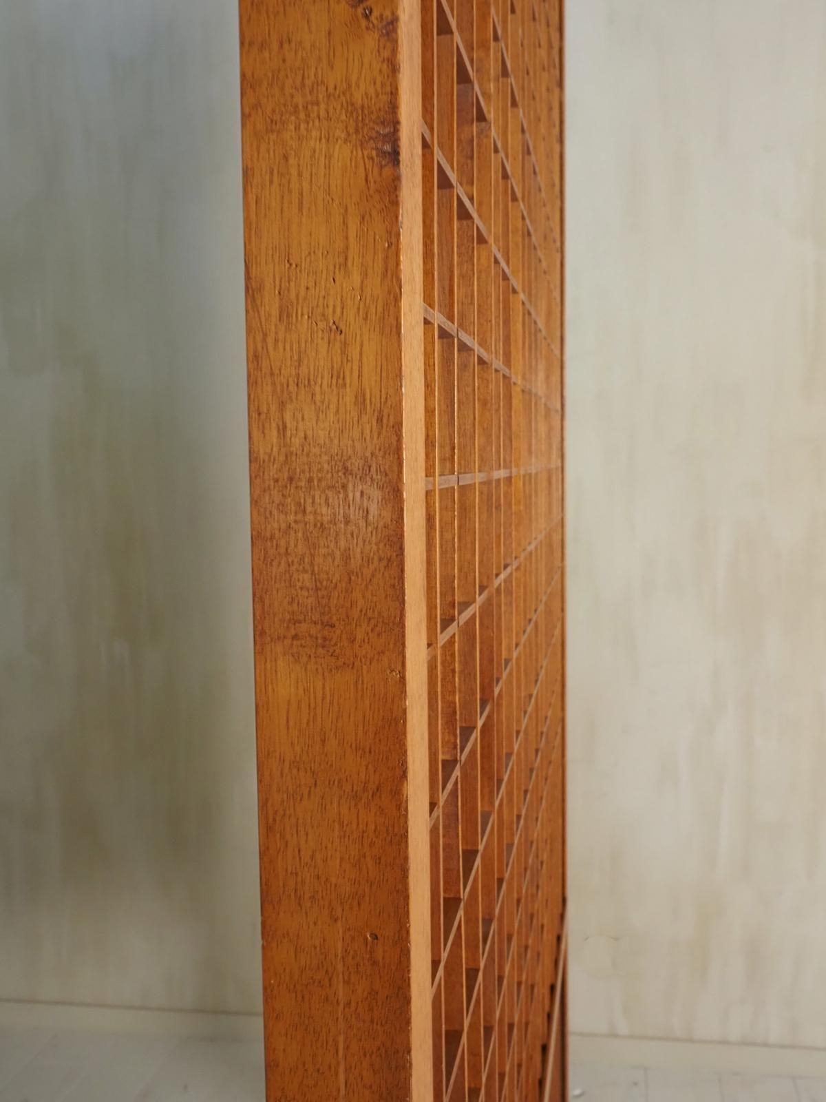Wooden Room Divider With Lattice Design photo 1572.0