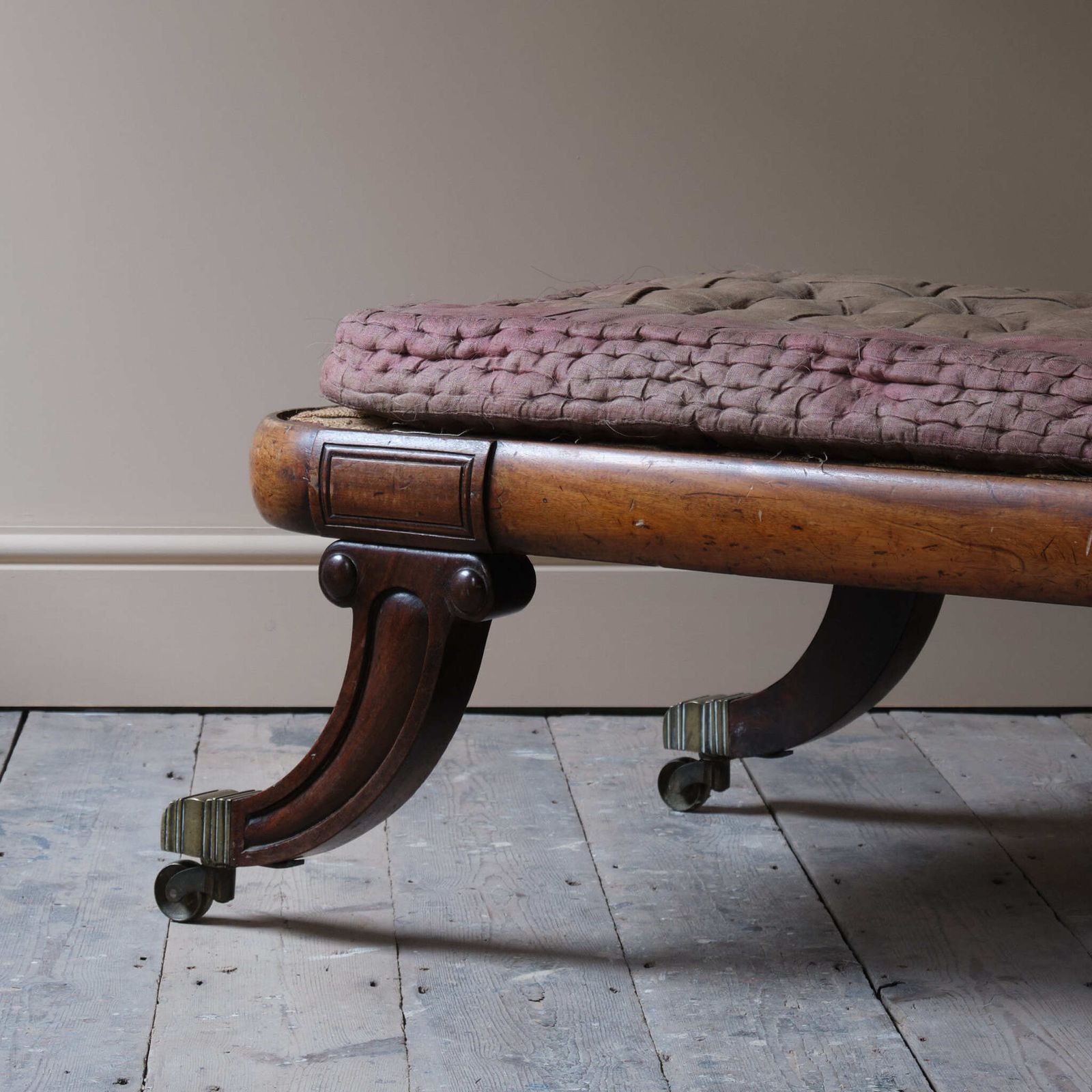 Mid 19th Century Country House Chaise Lounge photo Furniture