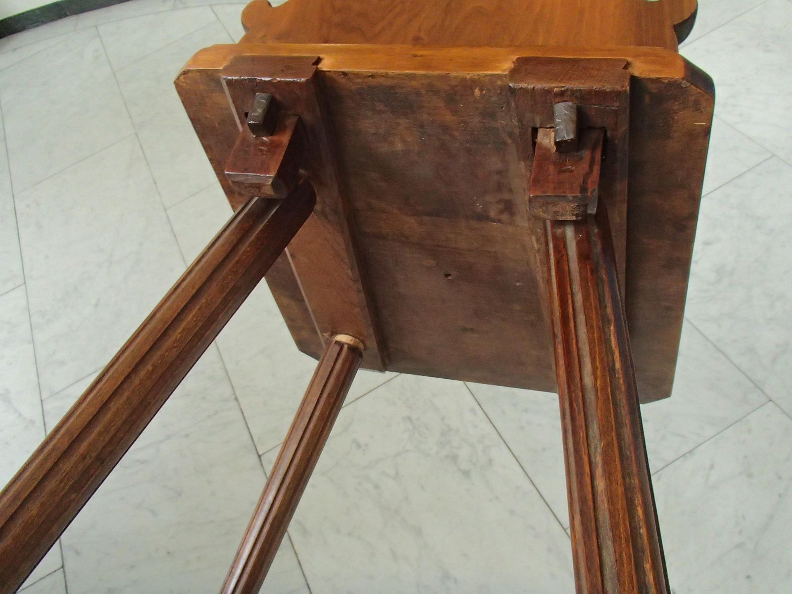 photo vintage 18th Century Brutalist Wooden Chair Carved With Fabulous Creature