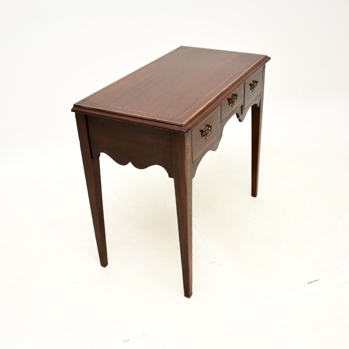 photo furniture Antique Georgian Period Inlaid Mahogany Lowboy Side Table