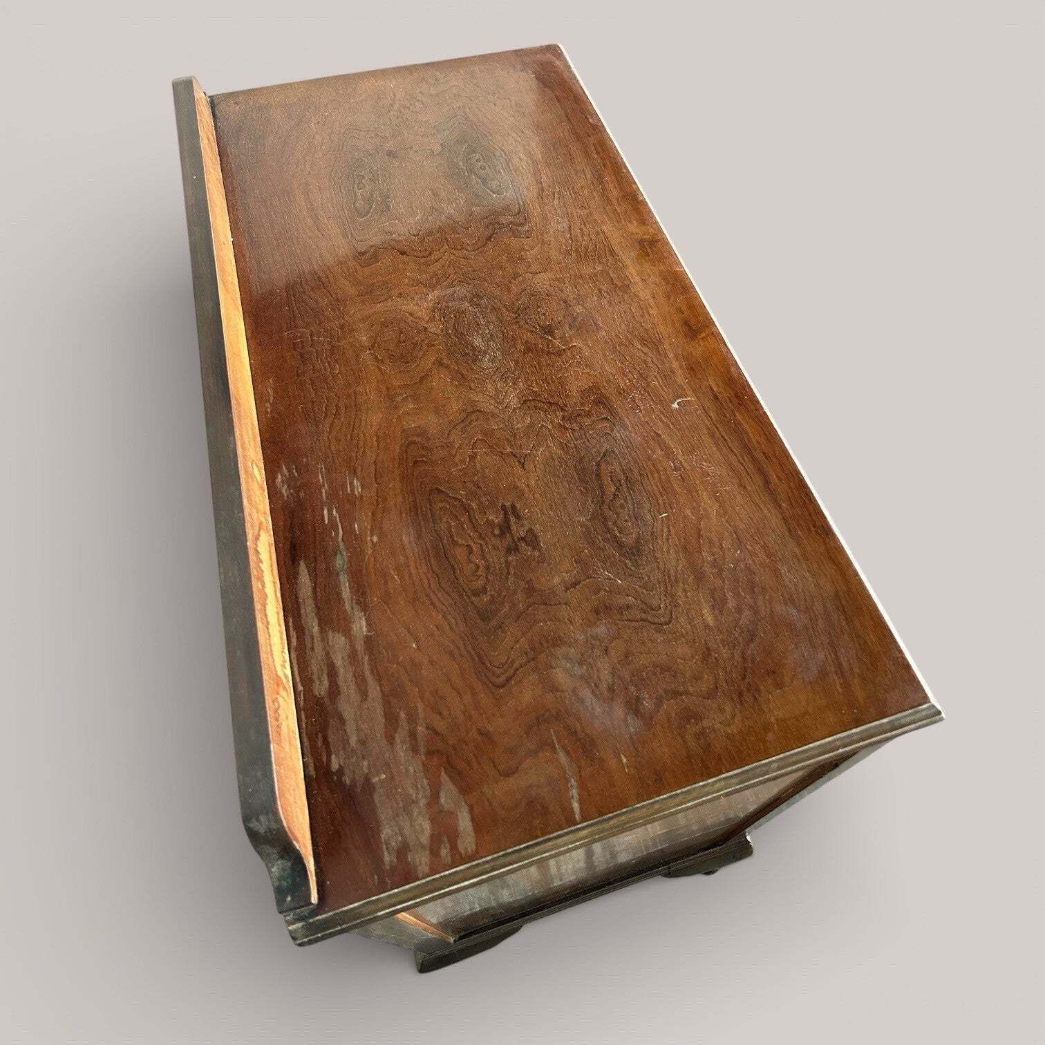 photo furniture Victorian Chest Of Drawers, 1800s