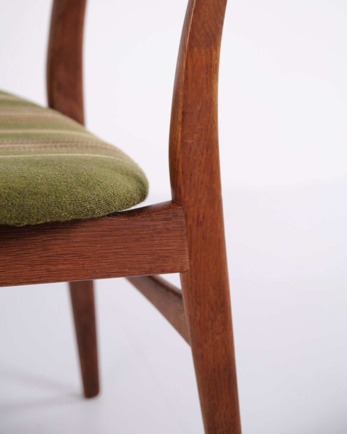 photo furniture Set Of 6 Dining Chairs   Hans J. Wegner   Model Ch30   Teak & Oak   1950s