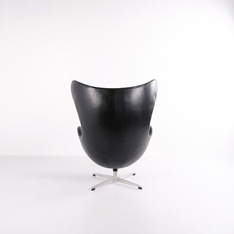 The Egg   Arne Jacobsen   Black Original Leather   Fritz Hansen   1950s   Older Model photo Furniture