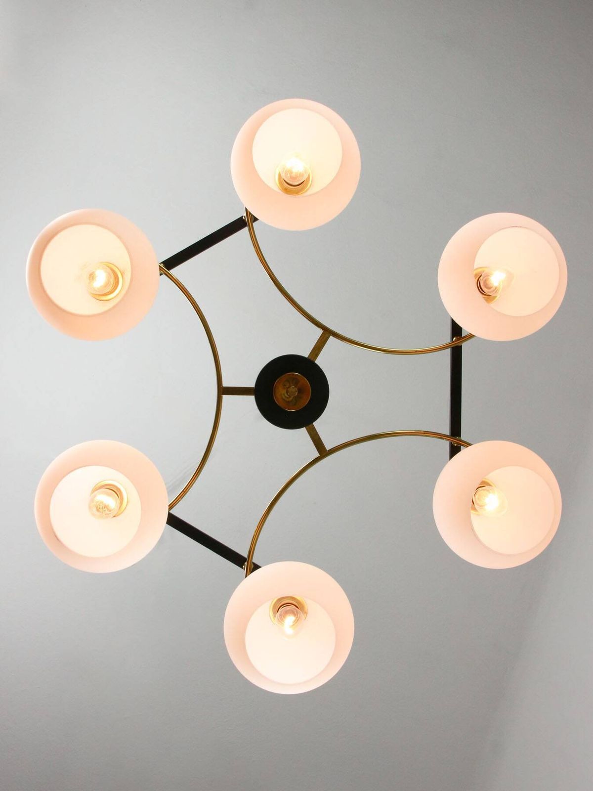 photo vintage Mid Century Modern Italian Brass And Opaline Chandelier
