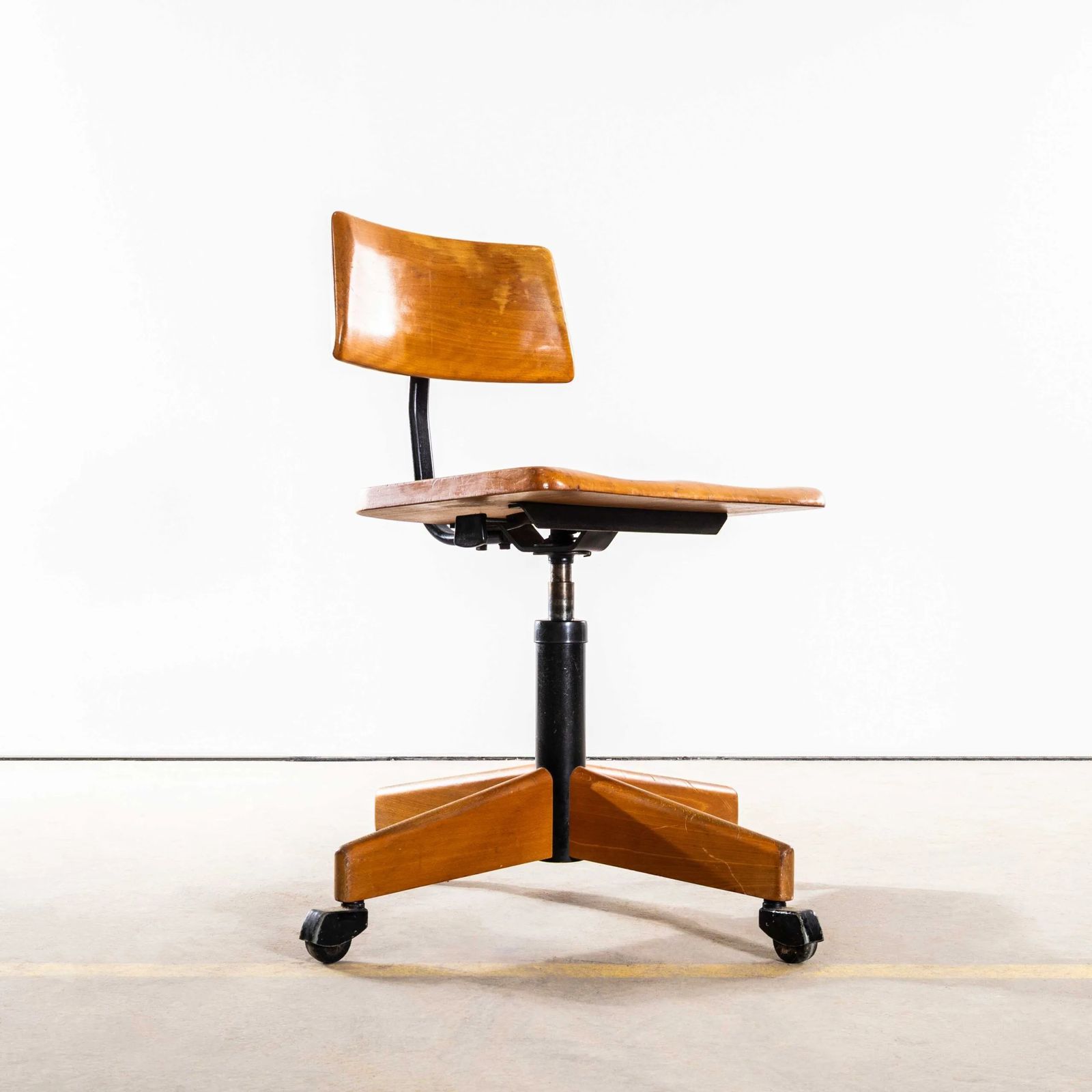 1960’s Giroflex Angular Simple Swivel Desk Chair photo for sale