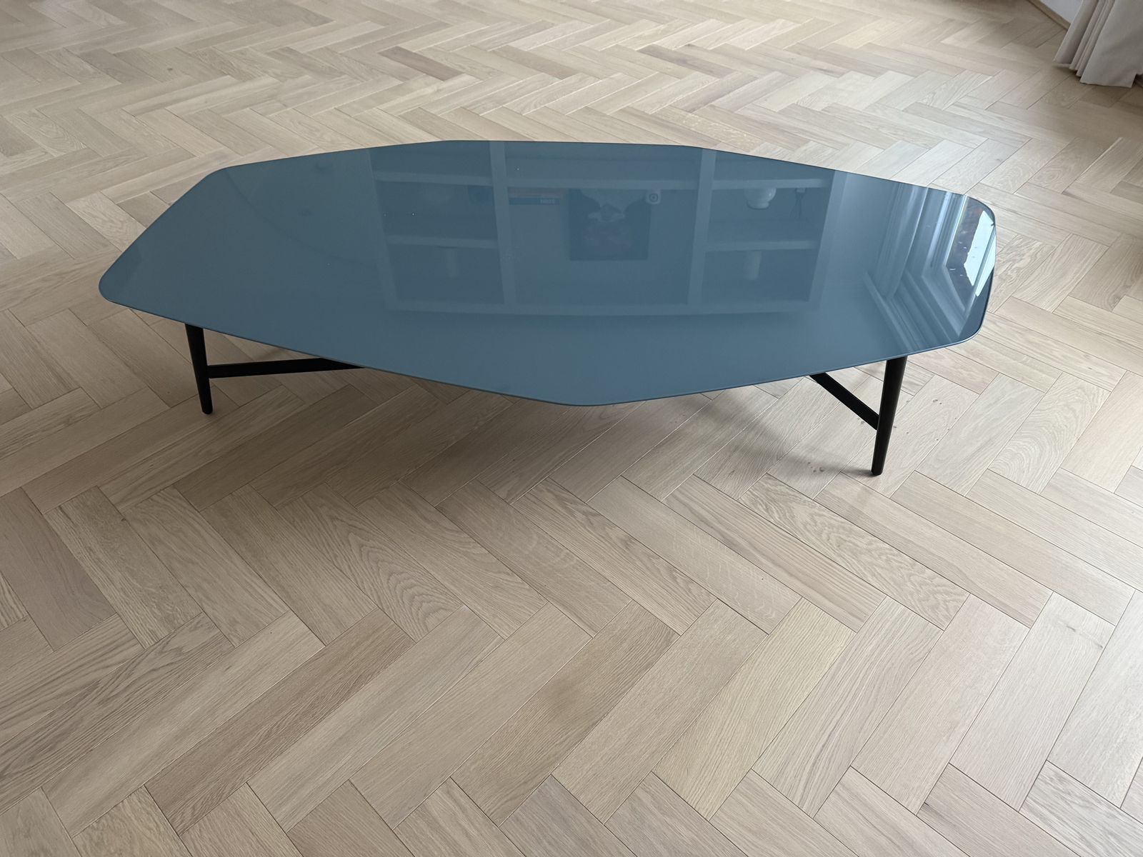 Quintet Cocktail Table (Large) Lacquered Glass Top photo 1600.0