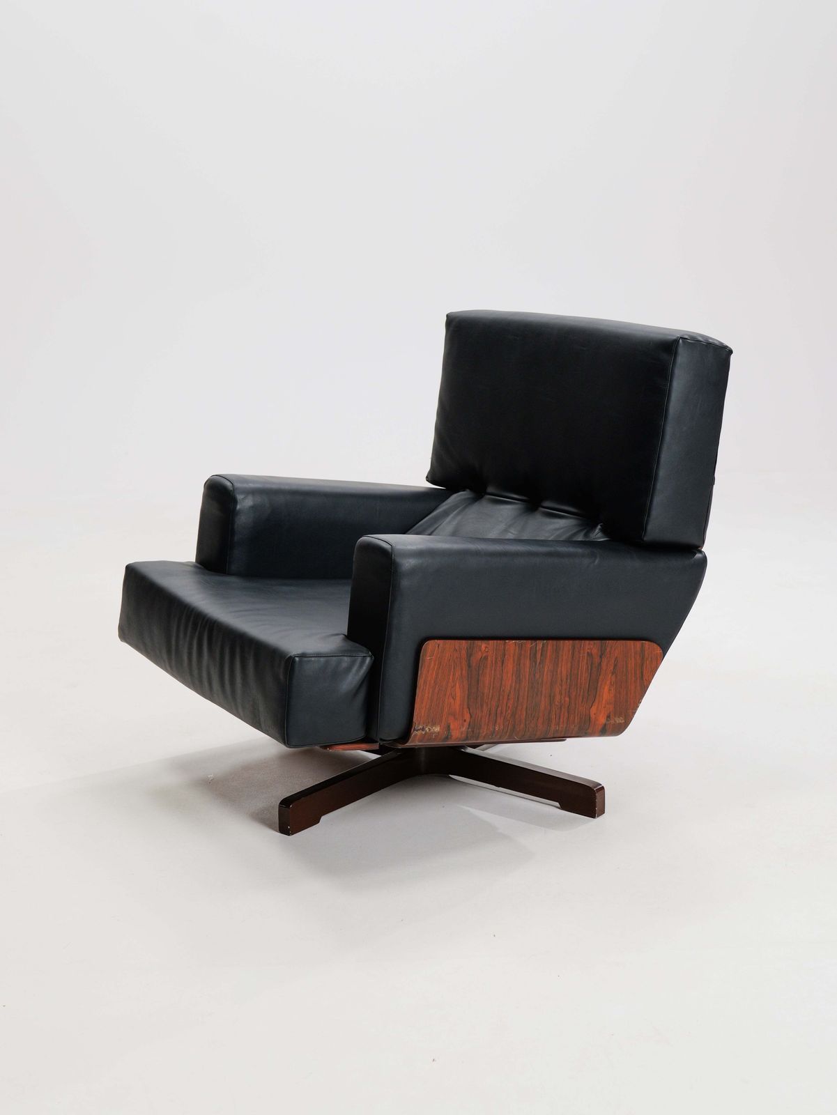 Swivel Rosewood Model 401 Armchair By Menilio Taro For Cinova, 1960s photo furniture