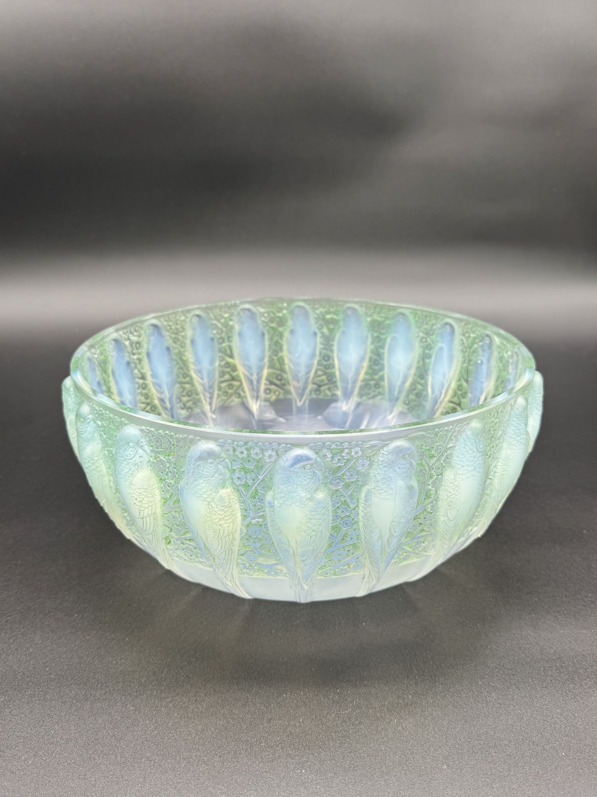 A R.Lalique Perruches Bowl In Opalescent Glass