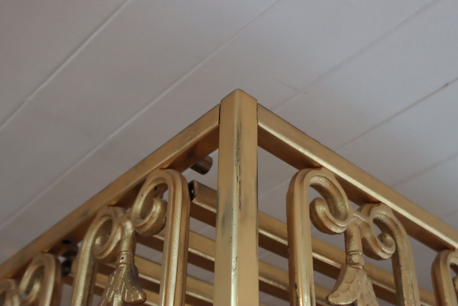 Substantial 24 Carat Plated Bird Cage photo vinterior