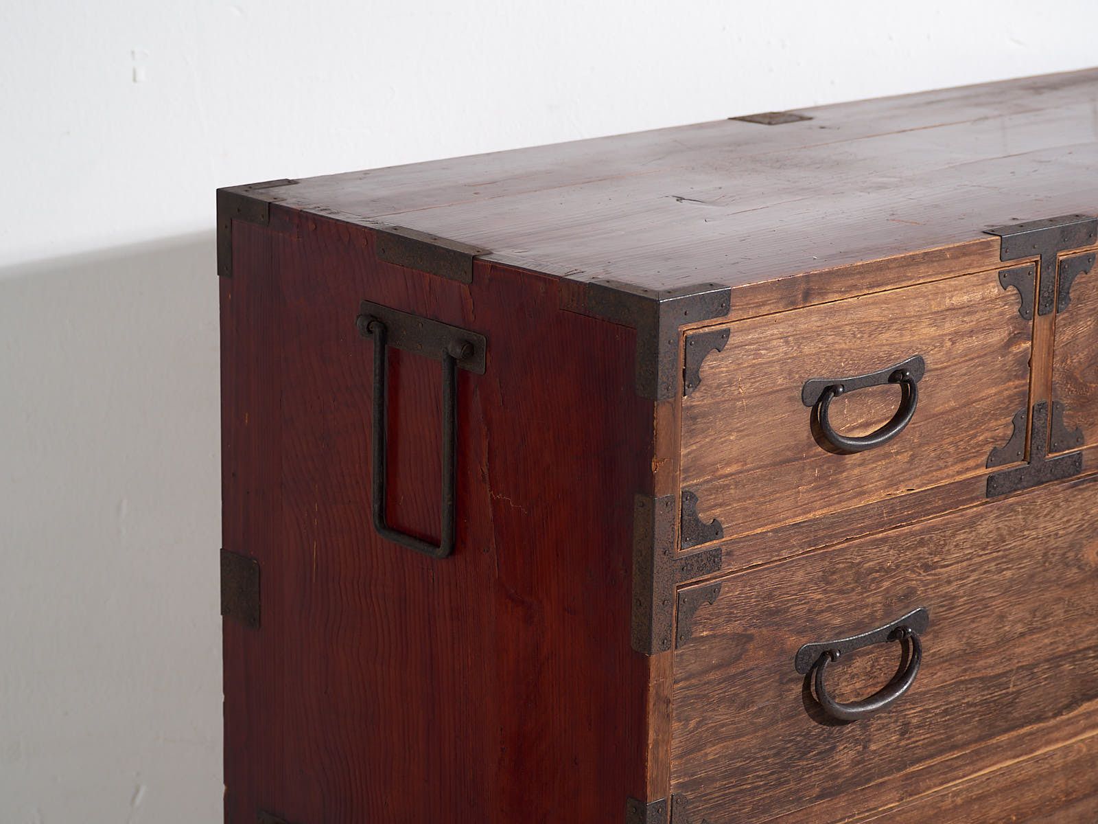 Japanese Sendai Isho Dansu (Clothing Chest), Large Size, Made Of Cedar And Iron, Meiji Taishō Period (C. 1890 1925). photo furniture