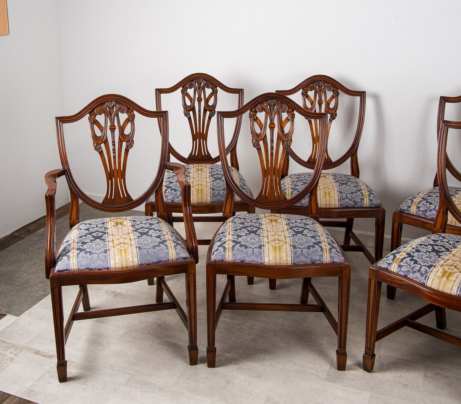 Set Of 8 Mid 20th Century Mahogany Dining Chairs By Rackstraw photo vinterior