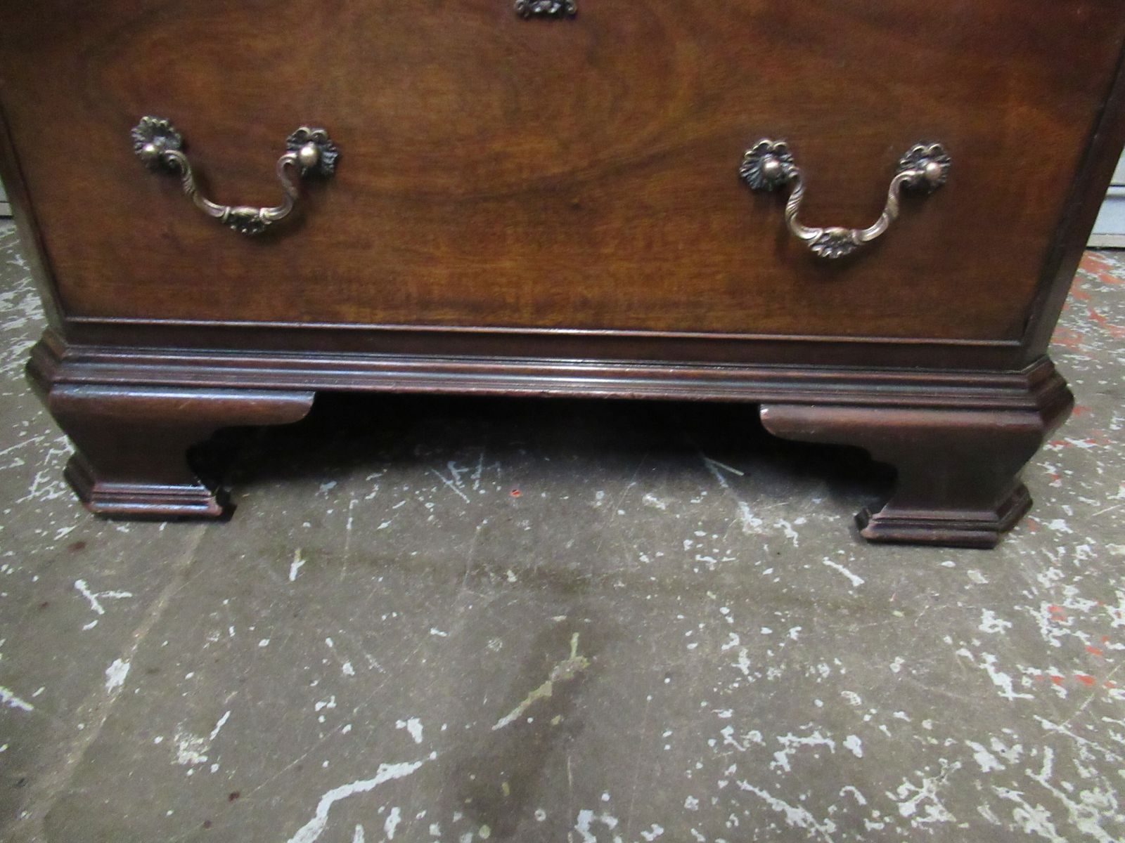 photo furniture Chippendale   Style    Mahogany Dressing   Table