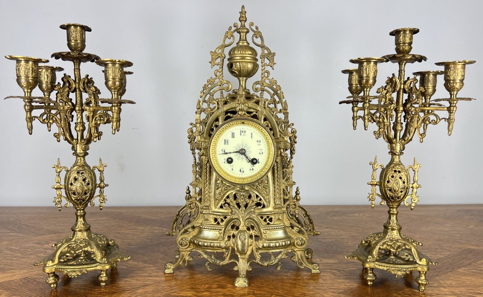 Mantel Clock Vintage French Style Architectural Brass Garniture Set Lot 4645