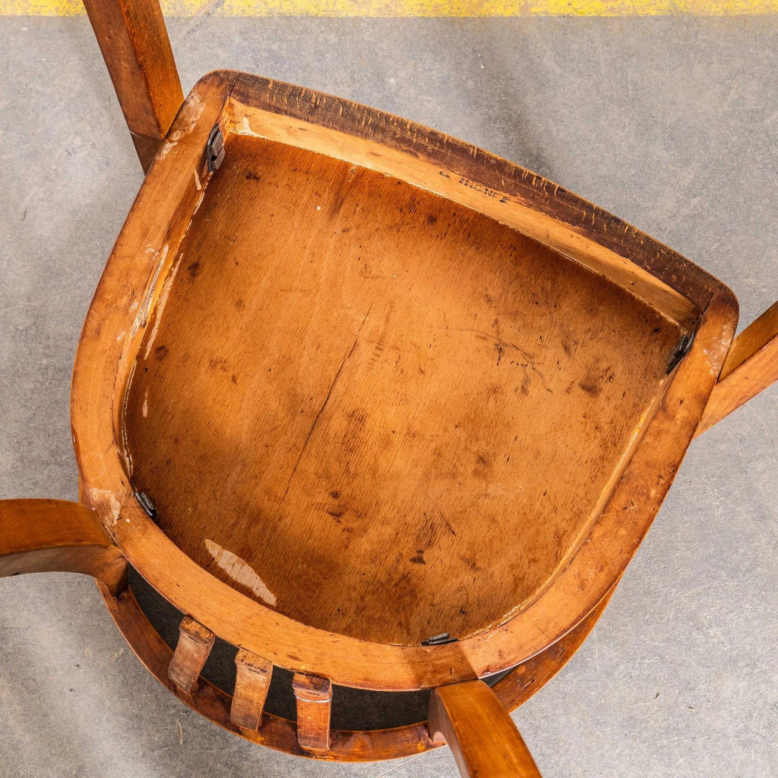 photo furniture 1940’s Small Atelier Armchair By Thonet – Single