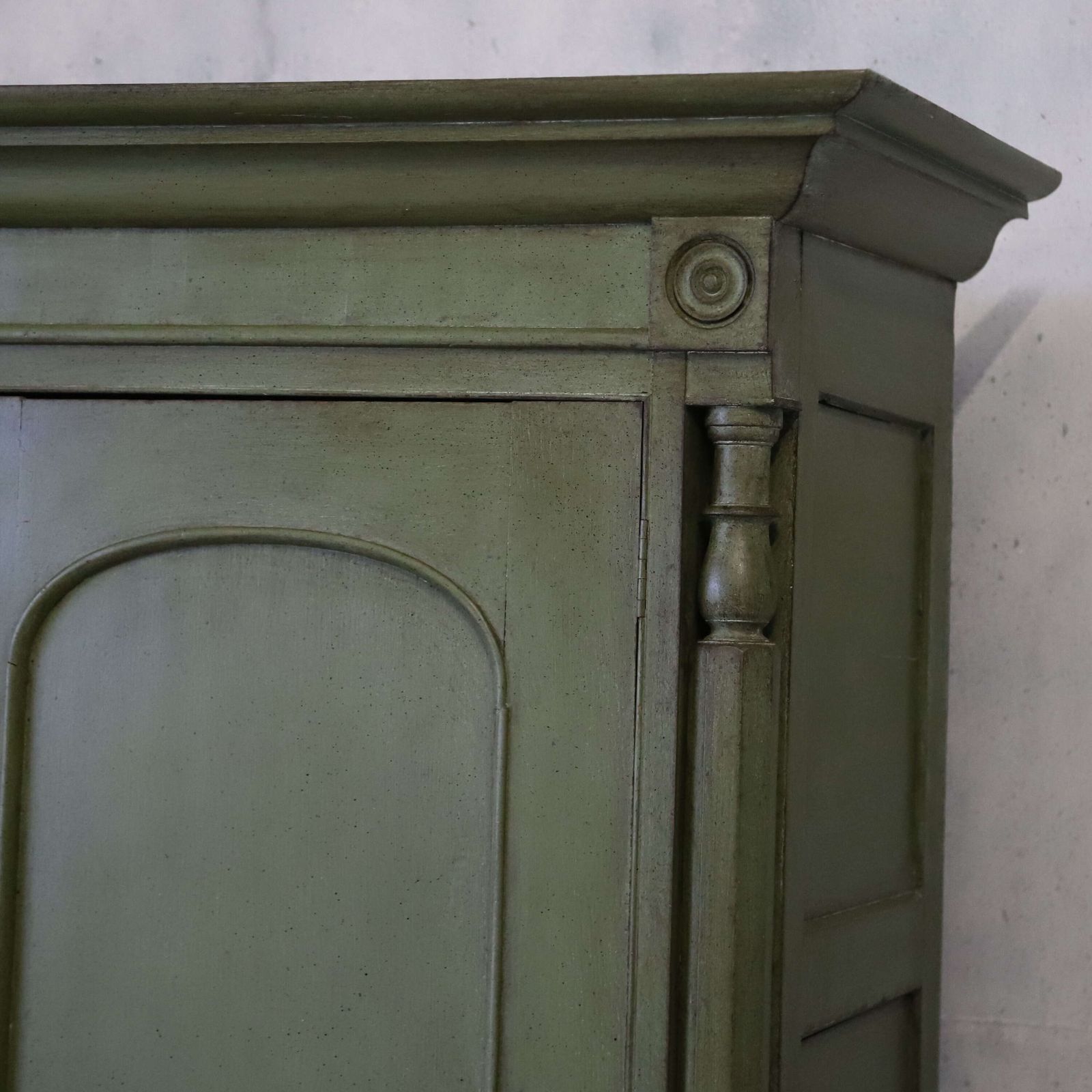 photo furniture Georgian Housekeeper’s Cupboard, English Antique, Later Painted Green, C.1800