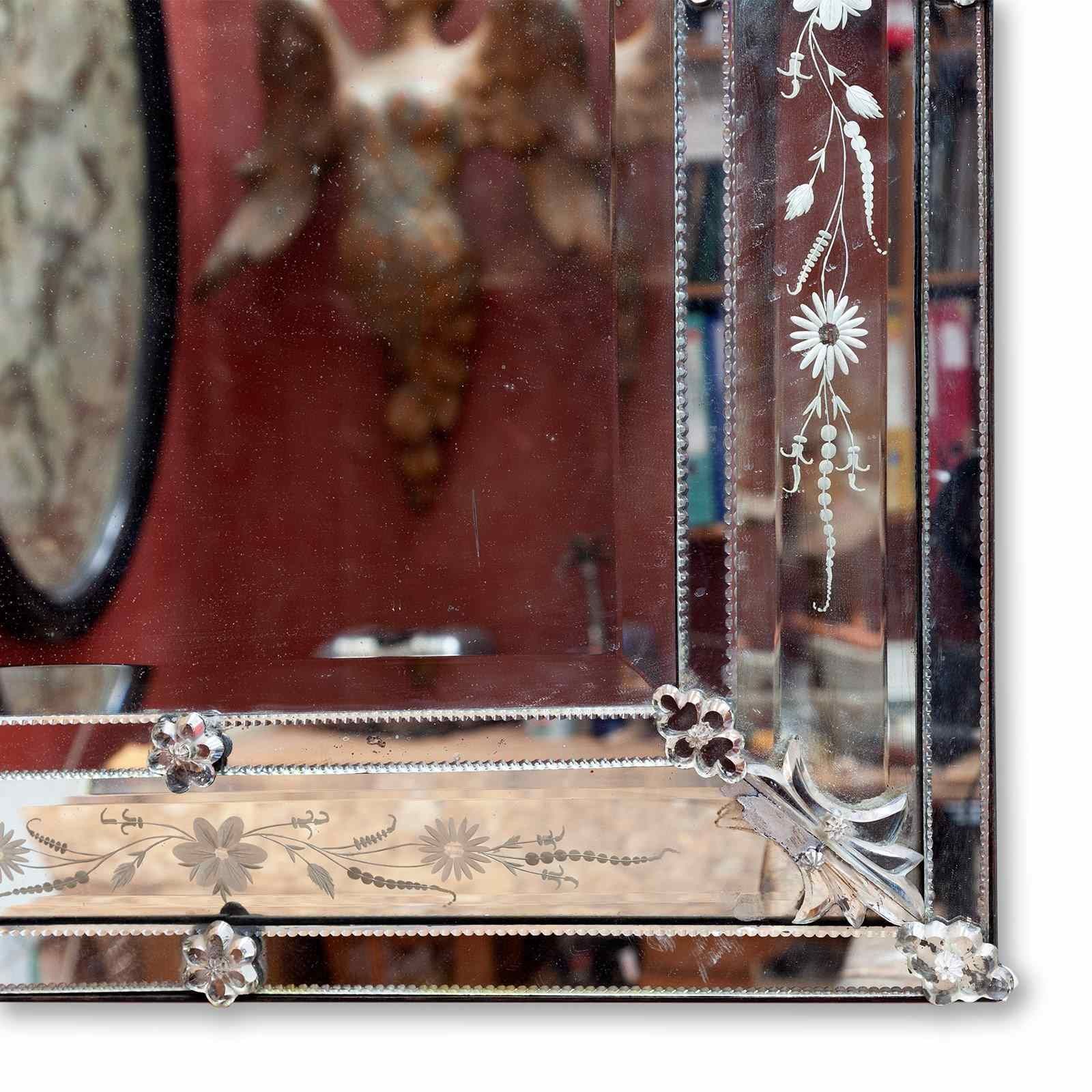 Mid  20th Century Venetian 'Cushion' Mirror photo 1500.0