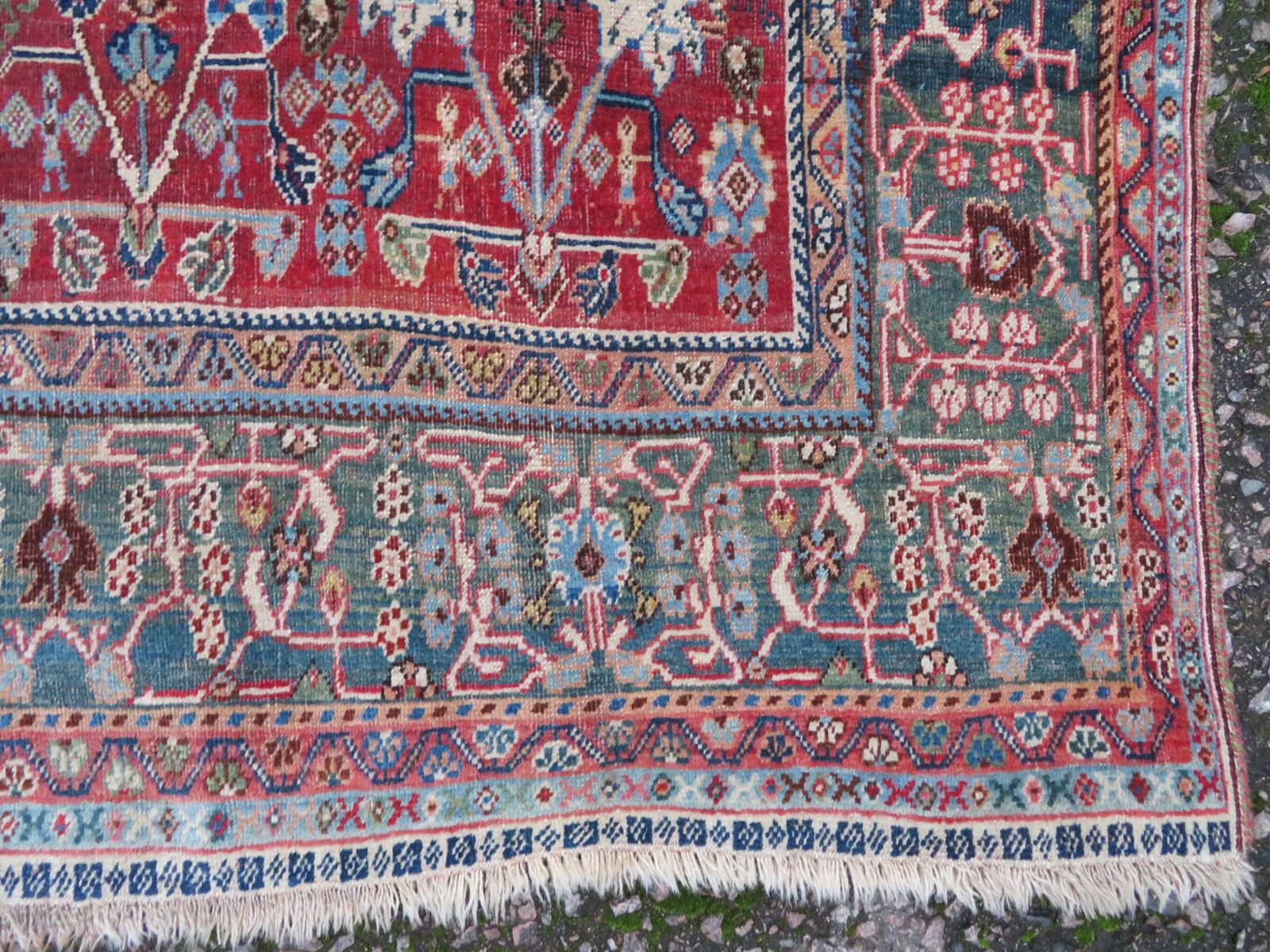 photo furniture Unusual Qashqai Kashkuli Rug. 201cm X 145cm
