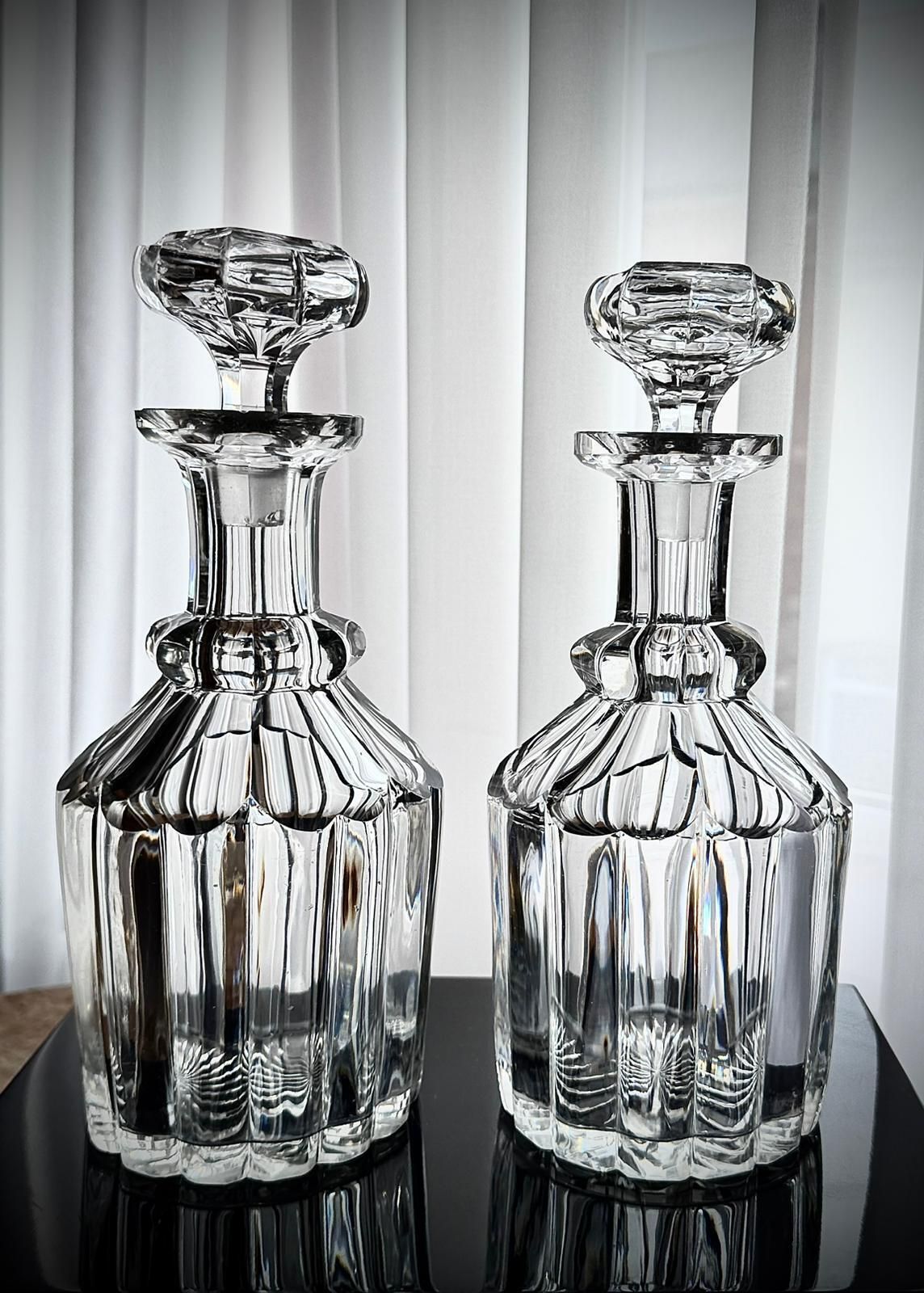 photo vinterior Matched Pair Of Georgian–Regency Cut Glass Decanters, C.1820–1835