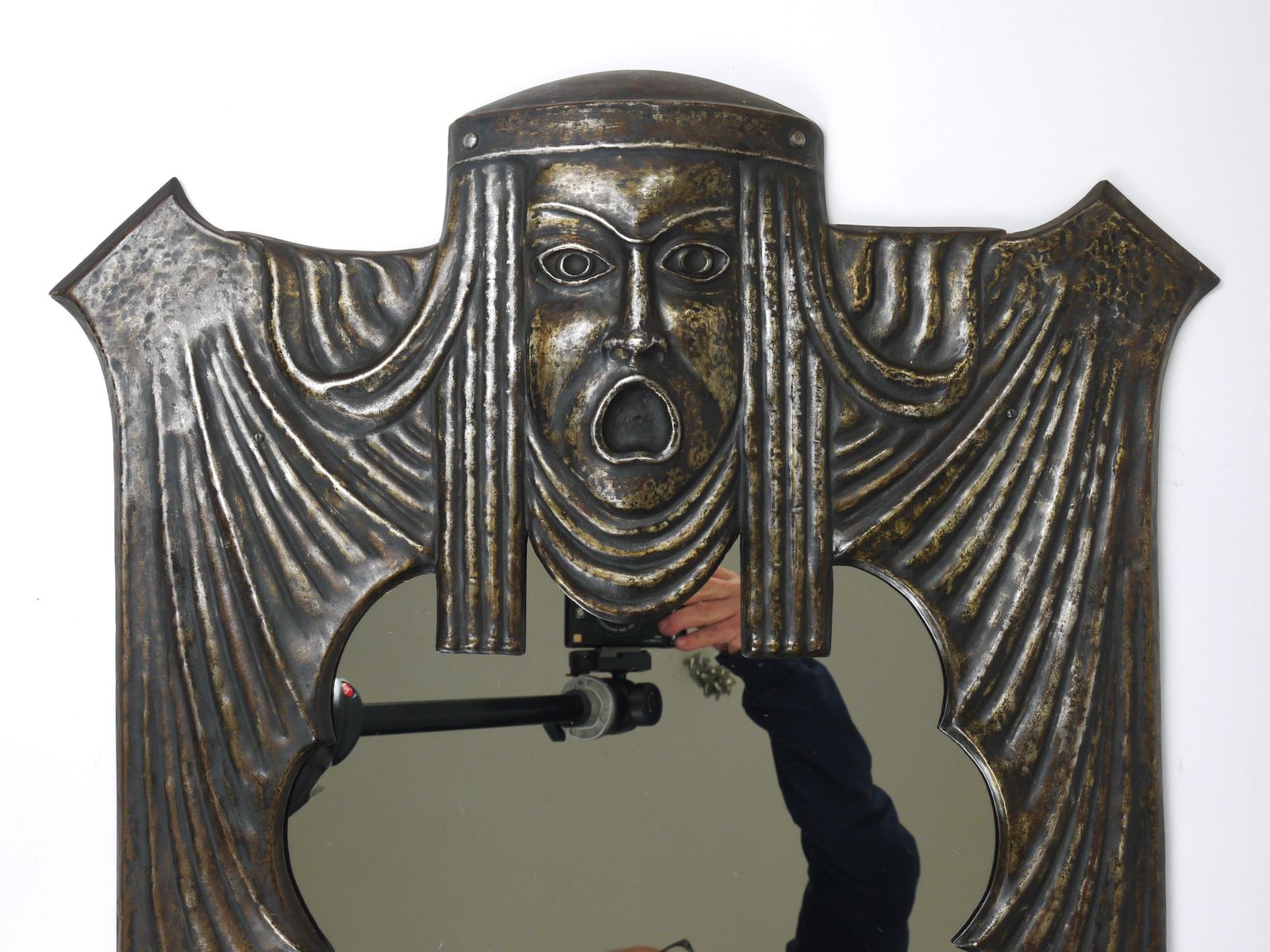 Vienna Secession Art Nouveau Gustav Klimt Attr „Tragedy“ Theater Wall Mirror, Au photo furniture